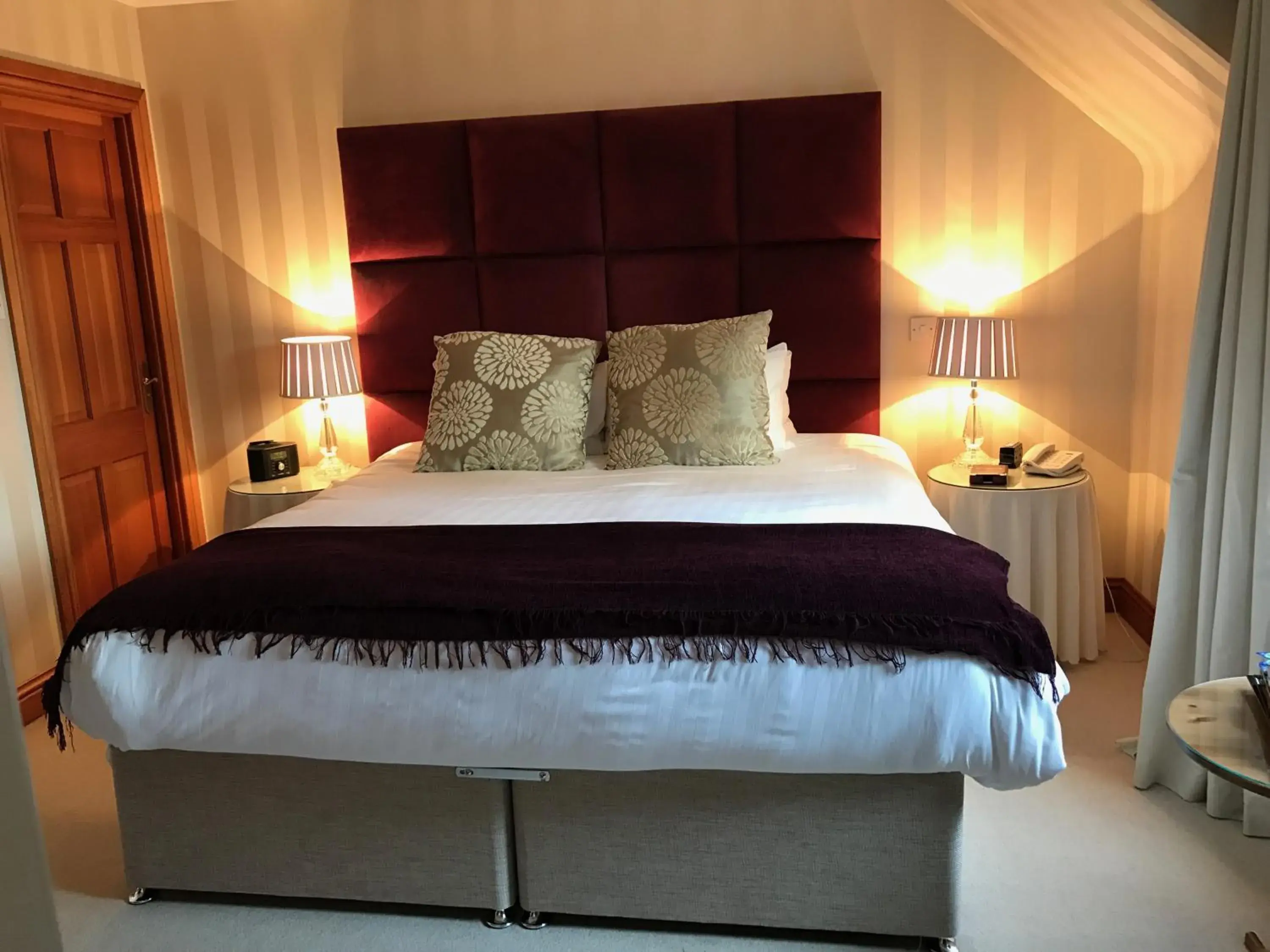 Photo of the whole room, Bed in Kildonan Lodge Hotel