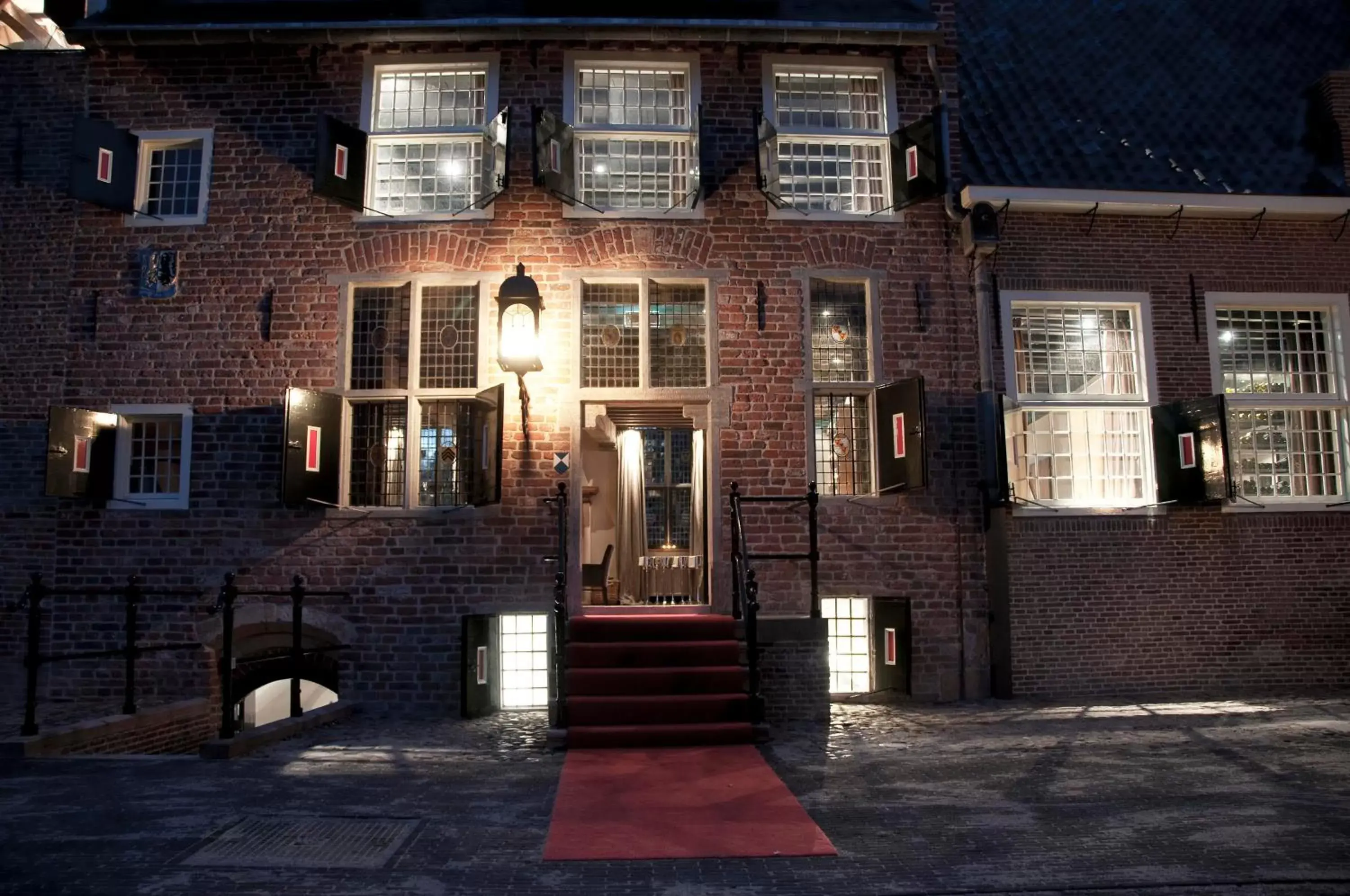 Facade/entrance in Fletcher Hotel-Restaurant Kasteel Coevorden Facade/entrance in Fletcher Hotel-Restaurant Kasteel Coevorden