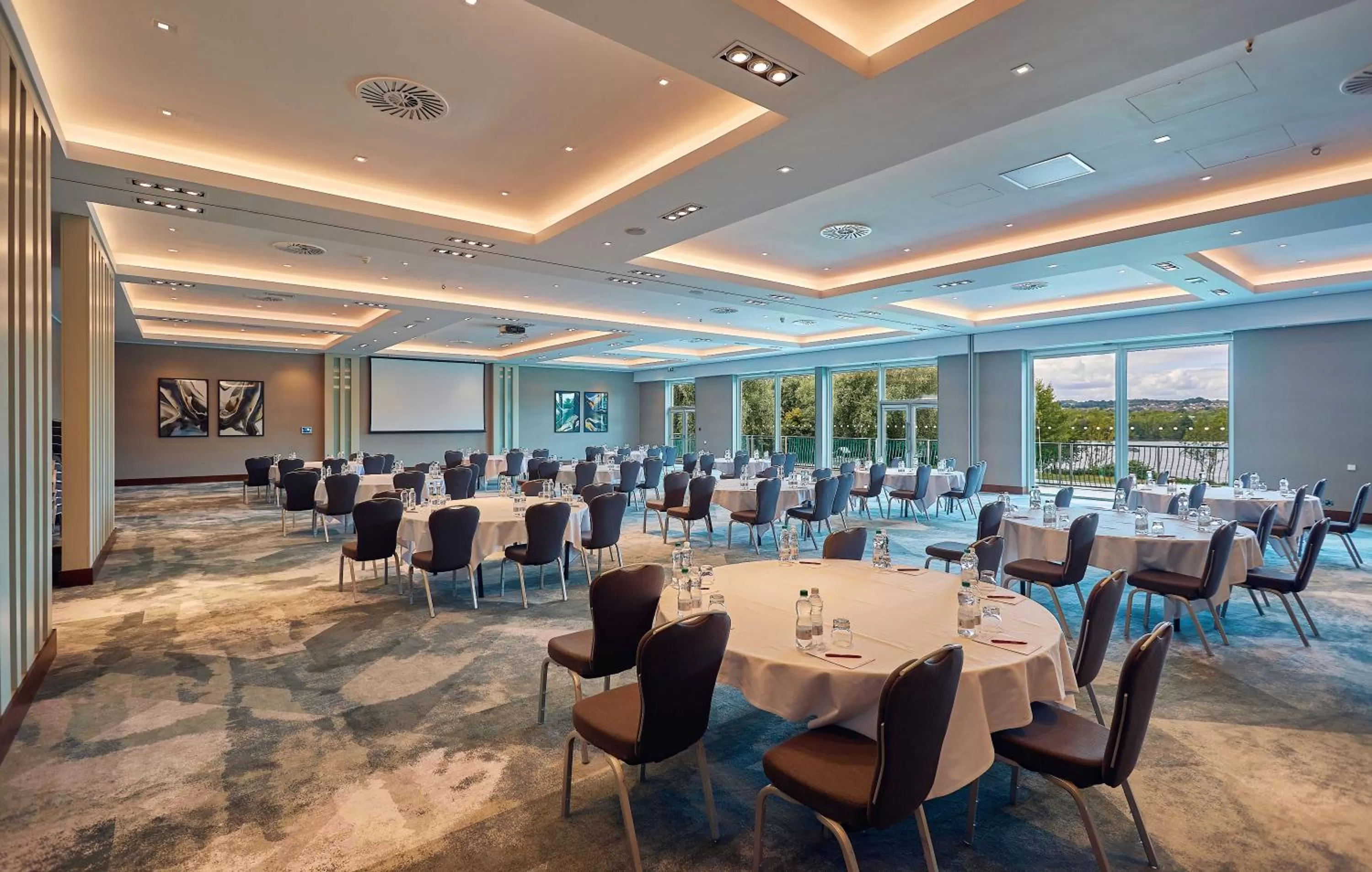 Meeting/conference room in Crowne Plaza Marlow by IHG