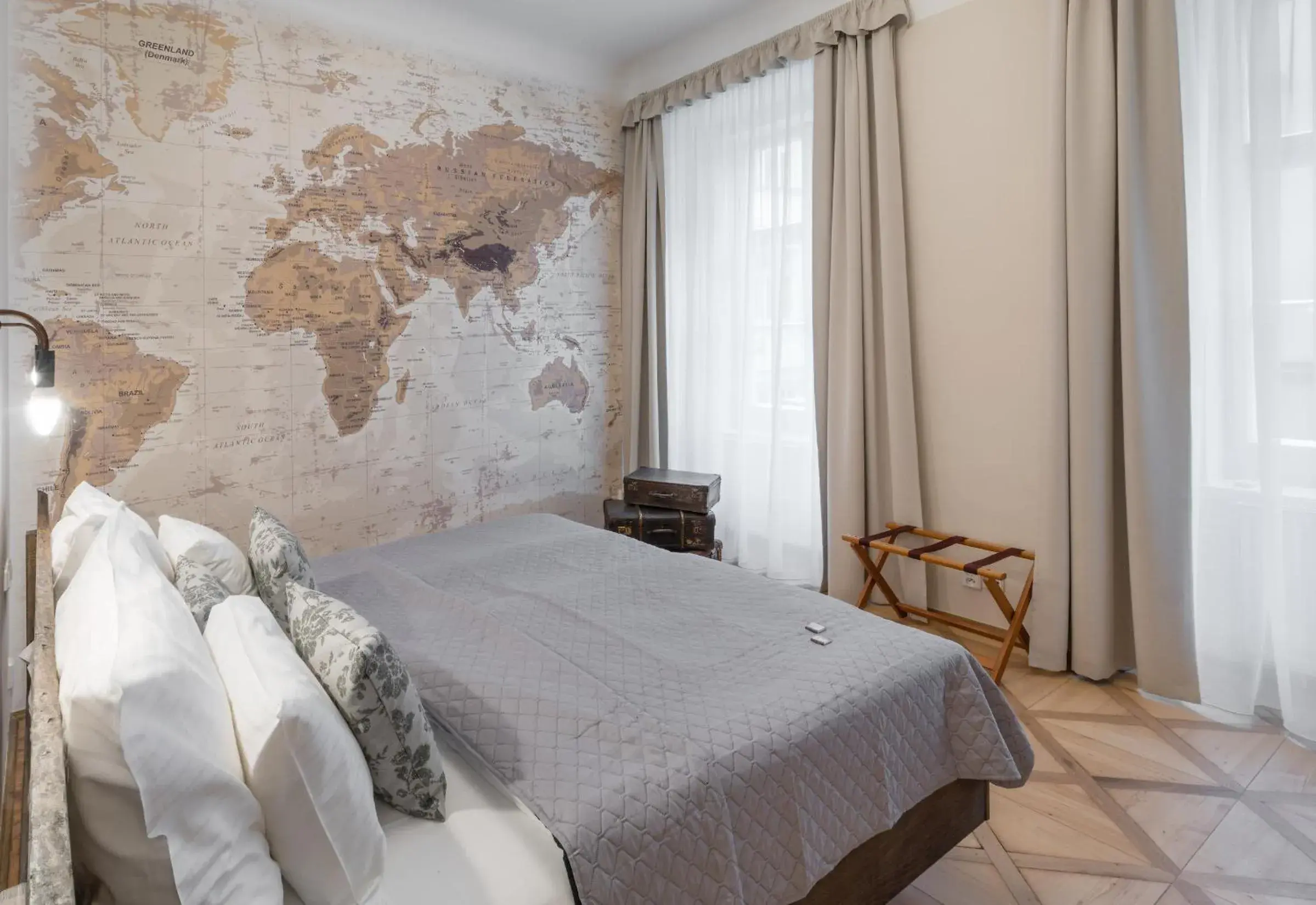 Bedroom, Bed in Six Continents