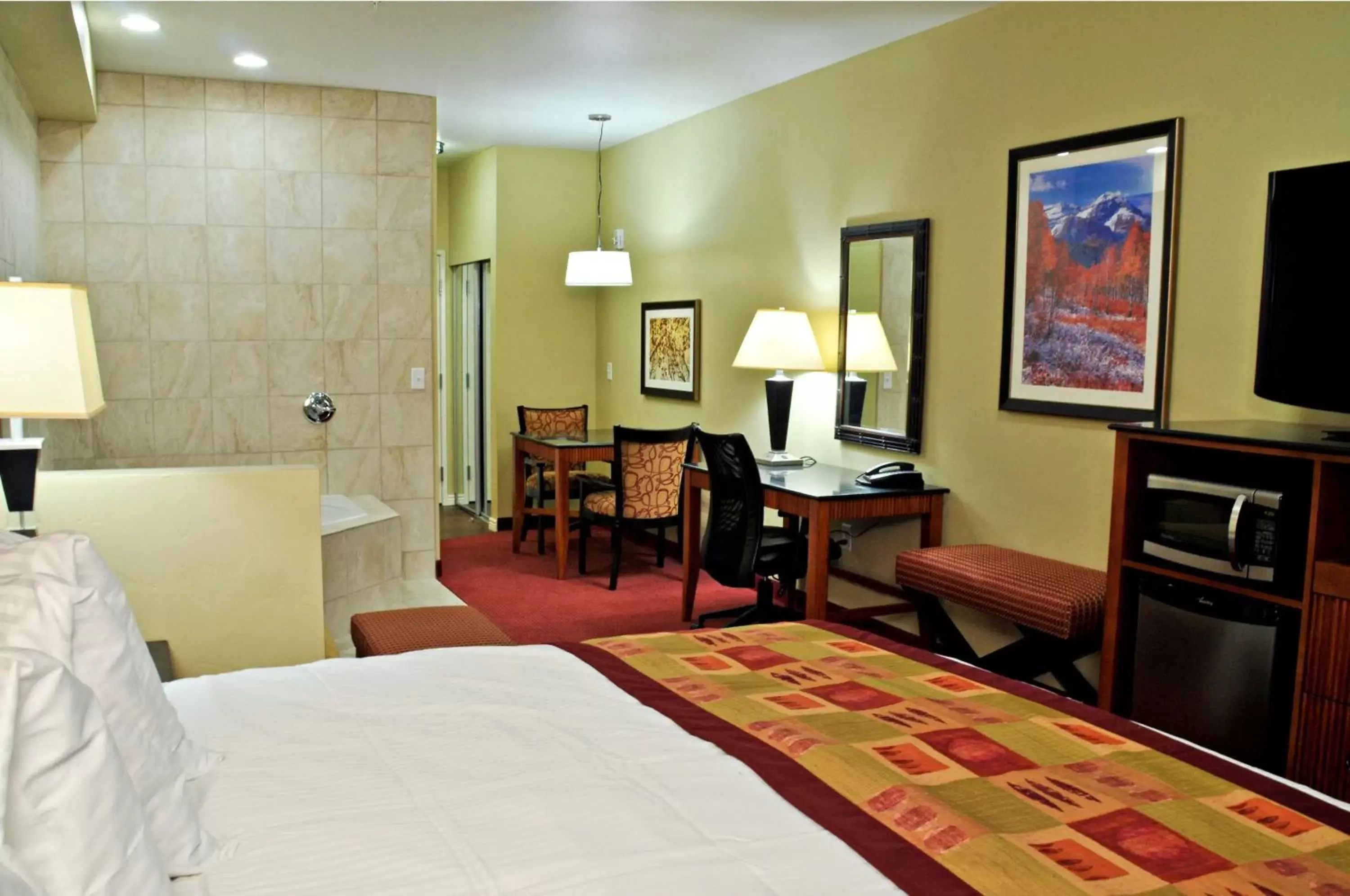 Photo of the whole room, Bed in Best Western Plus Layton Park Hotel