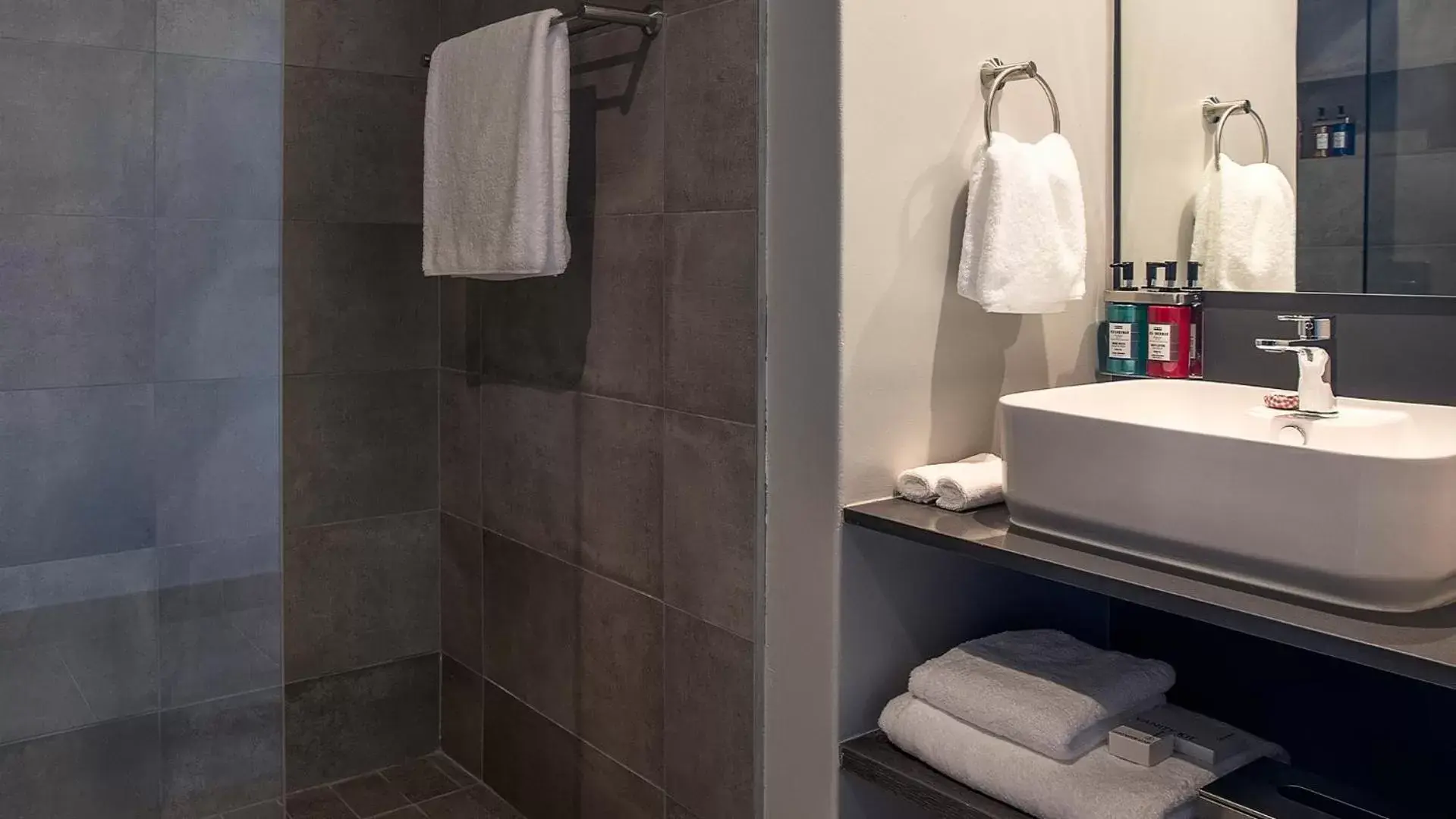 Bathroom in The Catalyst Apartment Hotel by NEWMARK