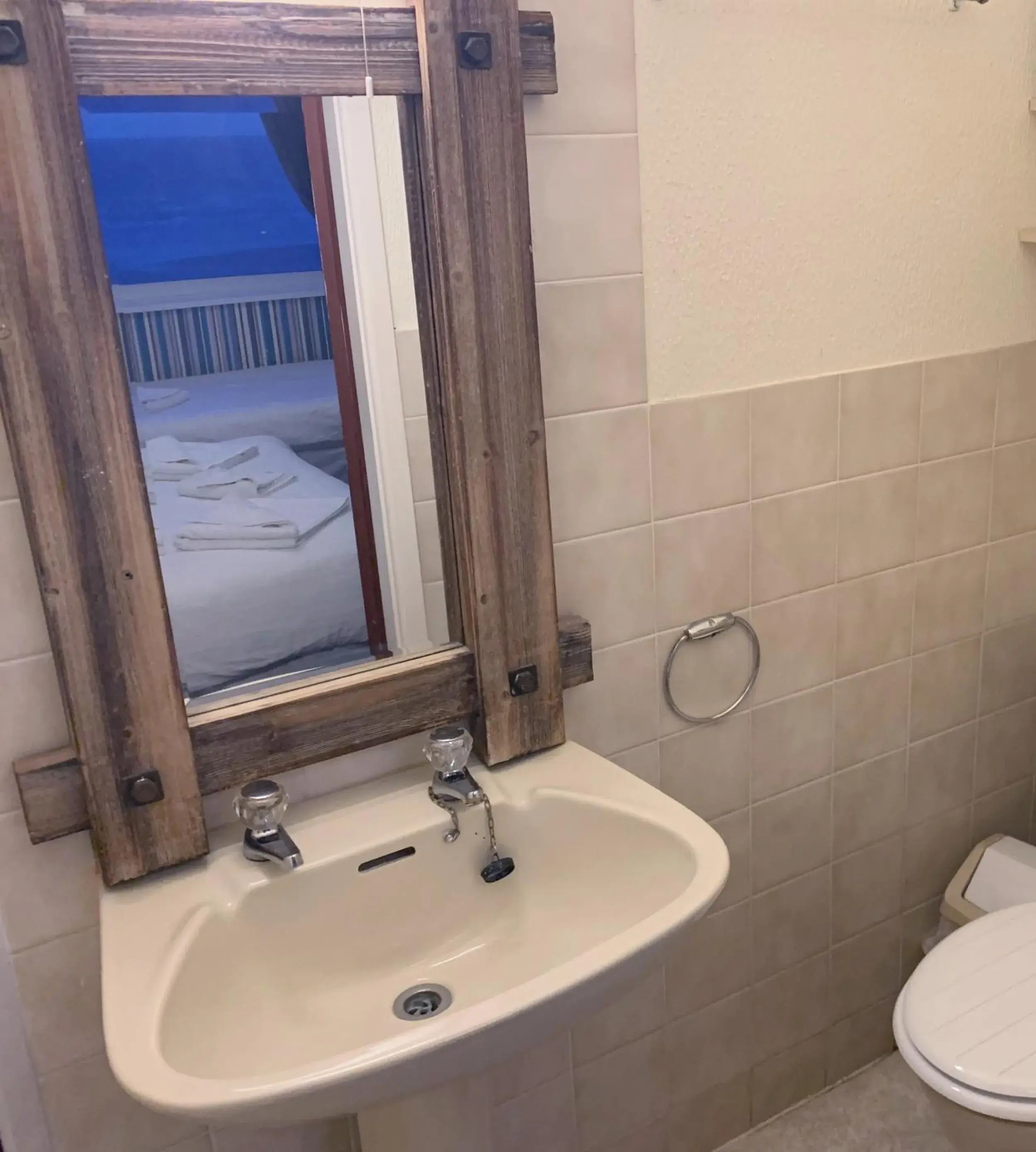 Bathroom in Canasta Hotel