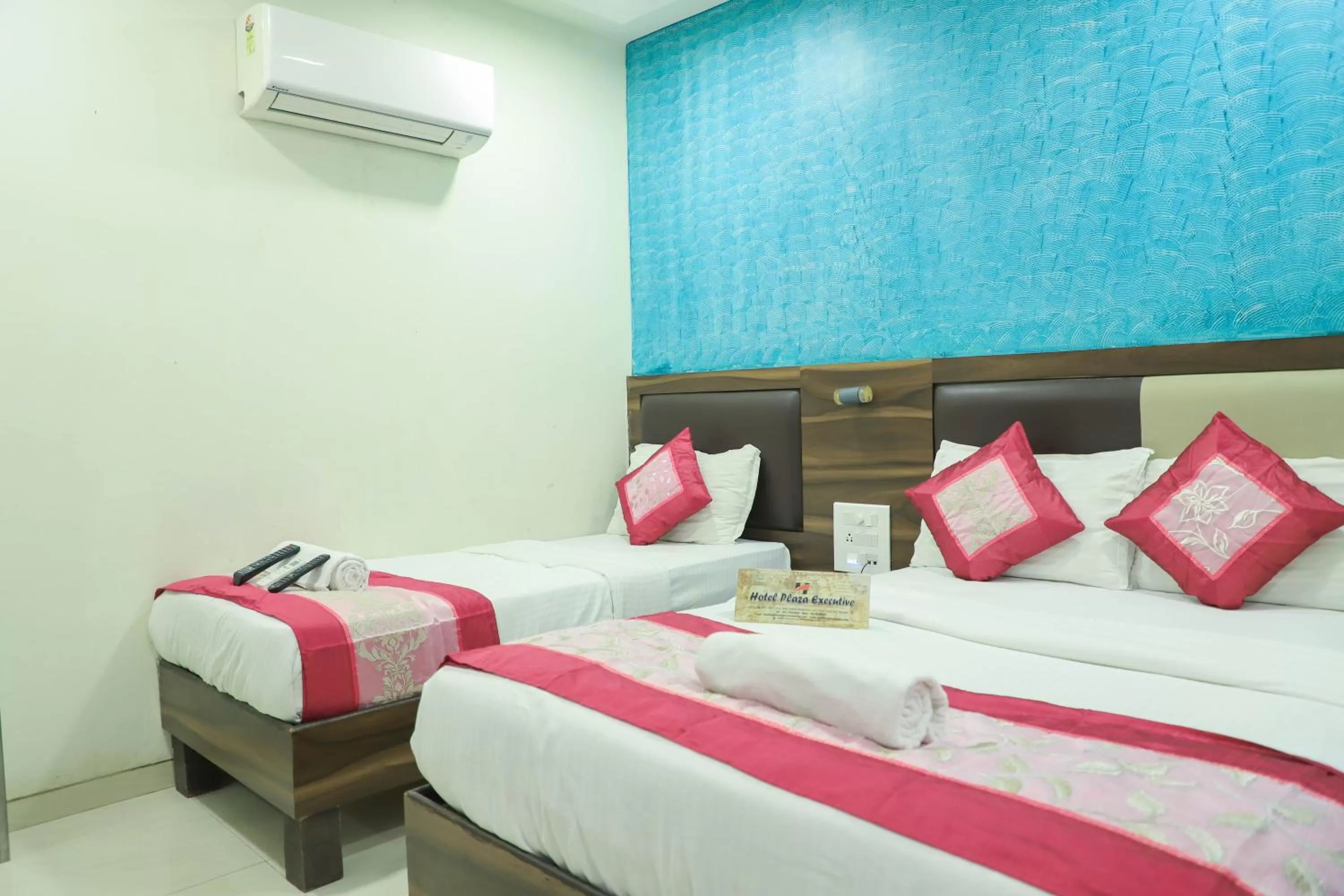 Bed in Hotel Plaza Executive - near BKC