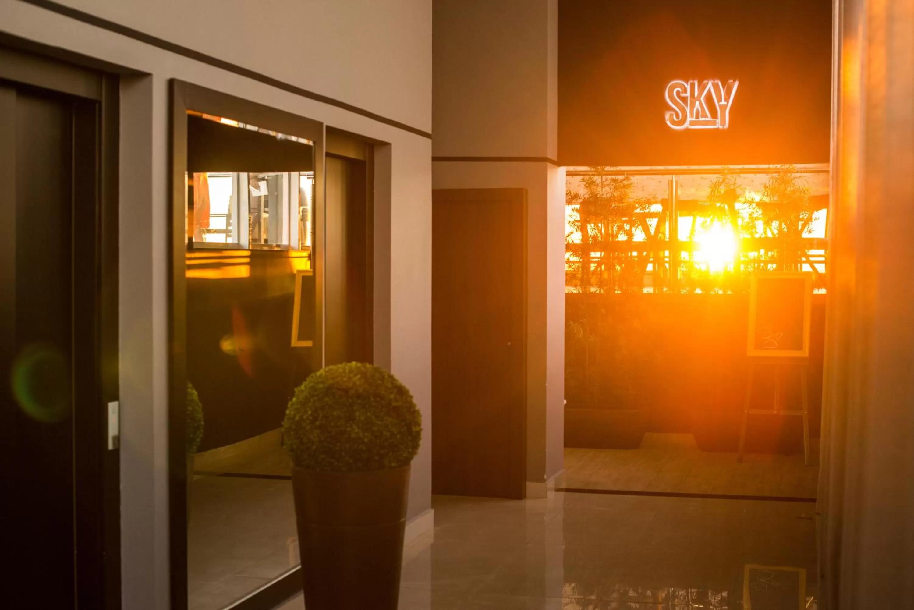 Restaurant/places to eat in Viale Tower Hotel