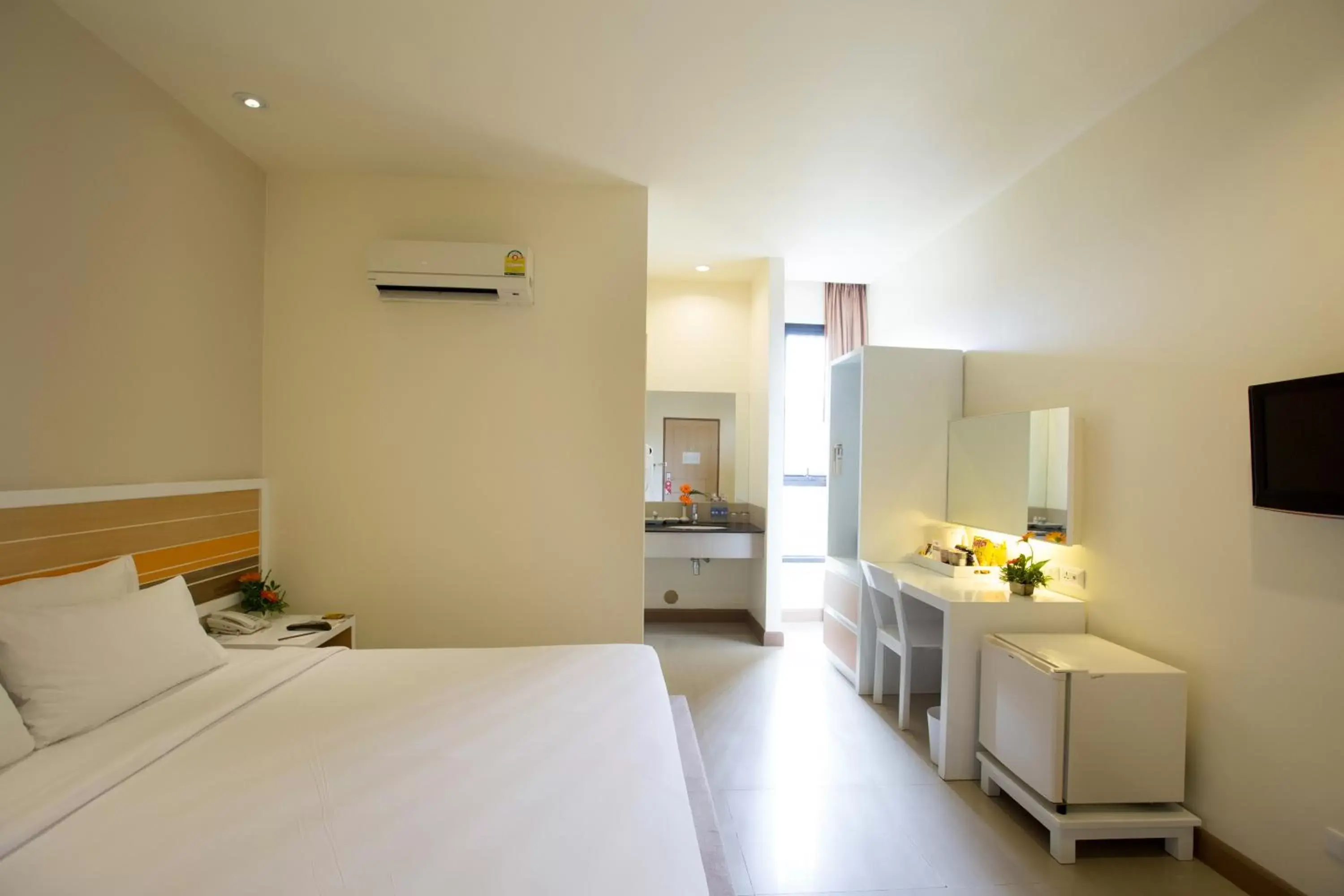 TV and multimedia, Bed in Imm Hotel Thaphae Chiang Mai -SHA Extra Plus