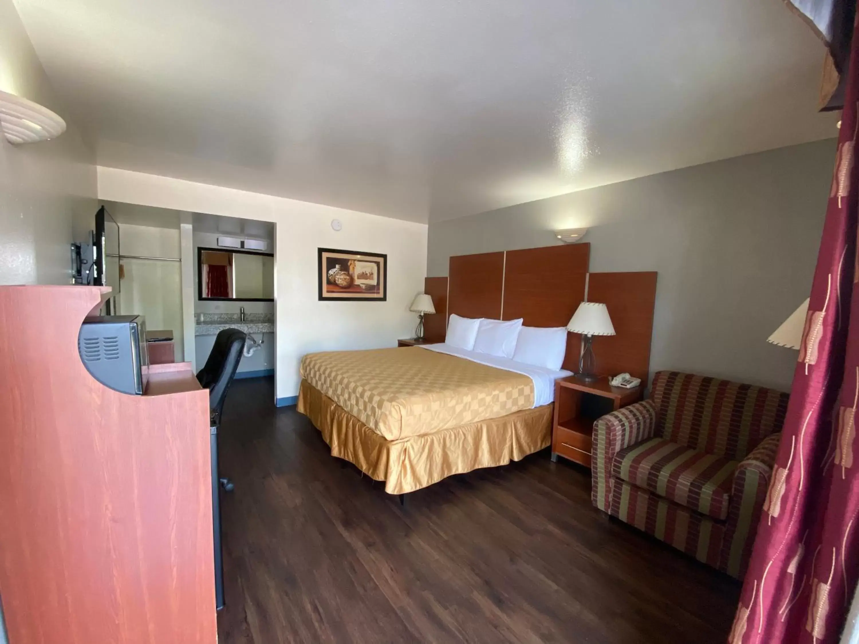 Photo of the whole room in Travelodge by Wyndham Albuquerque West