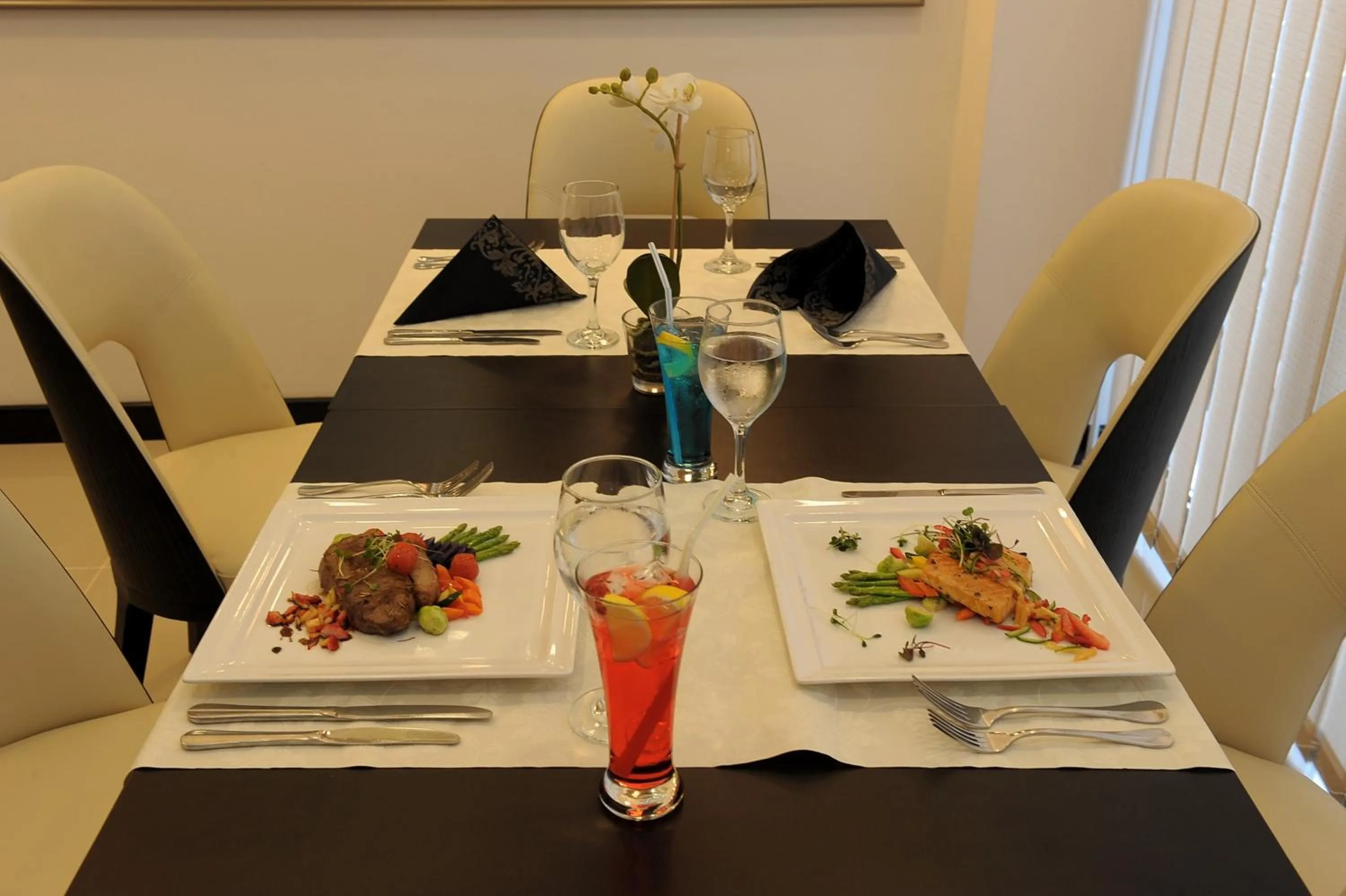 Food in The Apartments, Dubai World Trade Centre