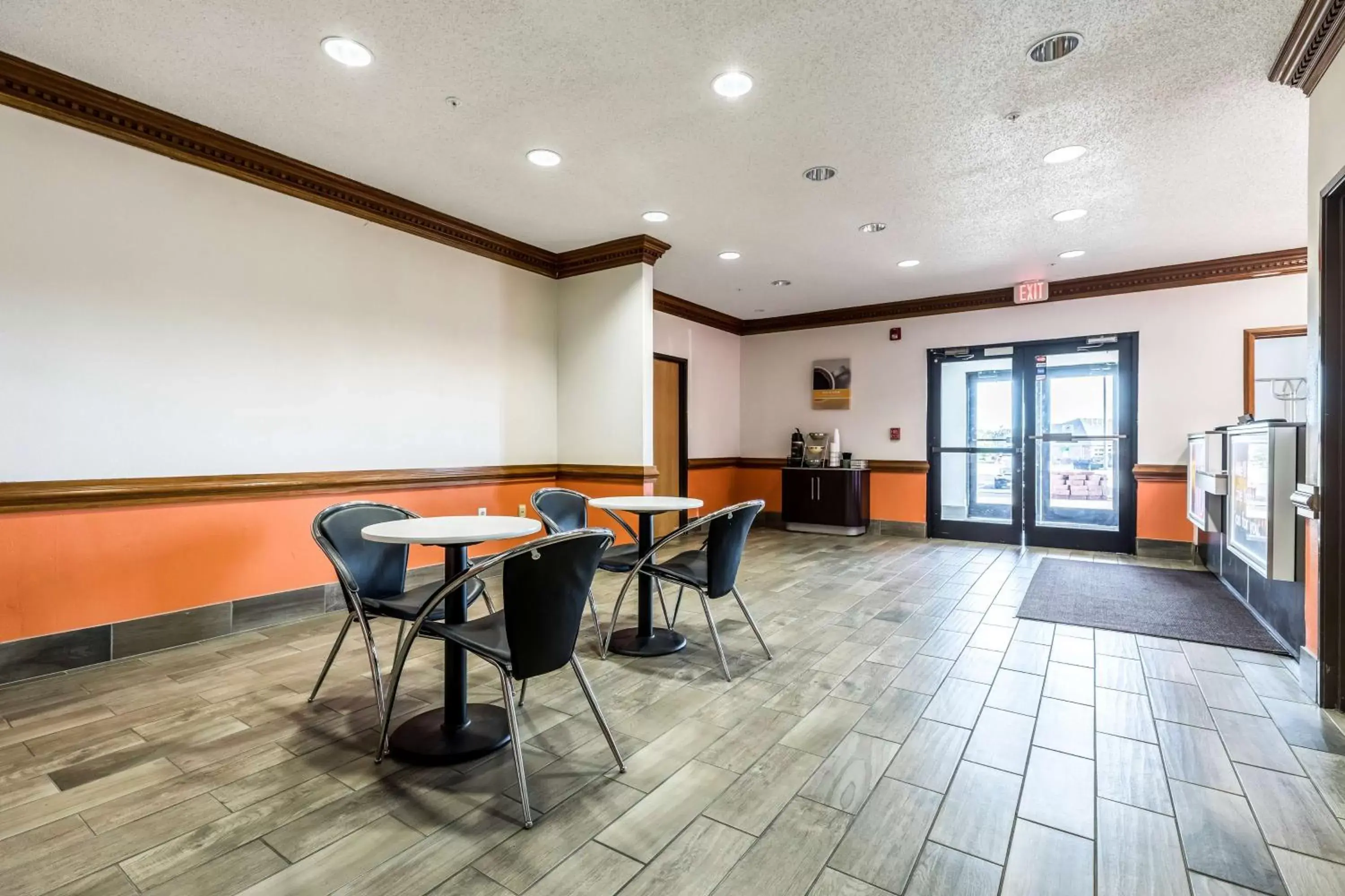 Lobby or reception in Motel 6-Indianapolis, IN - Southport Lobby or reception in Motel 6-Indianapolis, IN - Southport