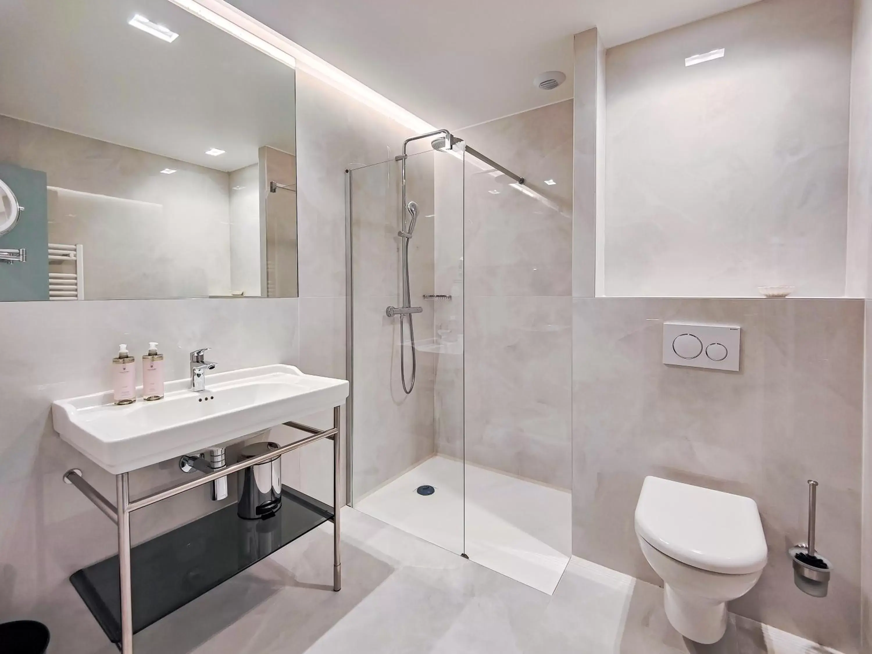 Bathroom in Aparthotel AMMI Nice Lafayette - Reopening 2023