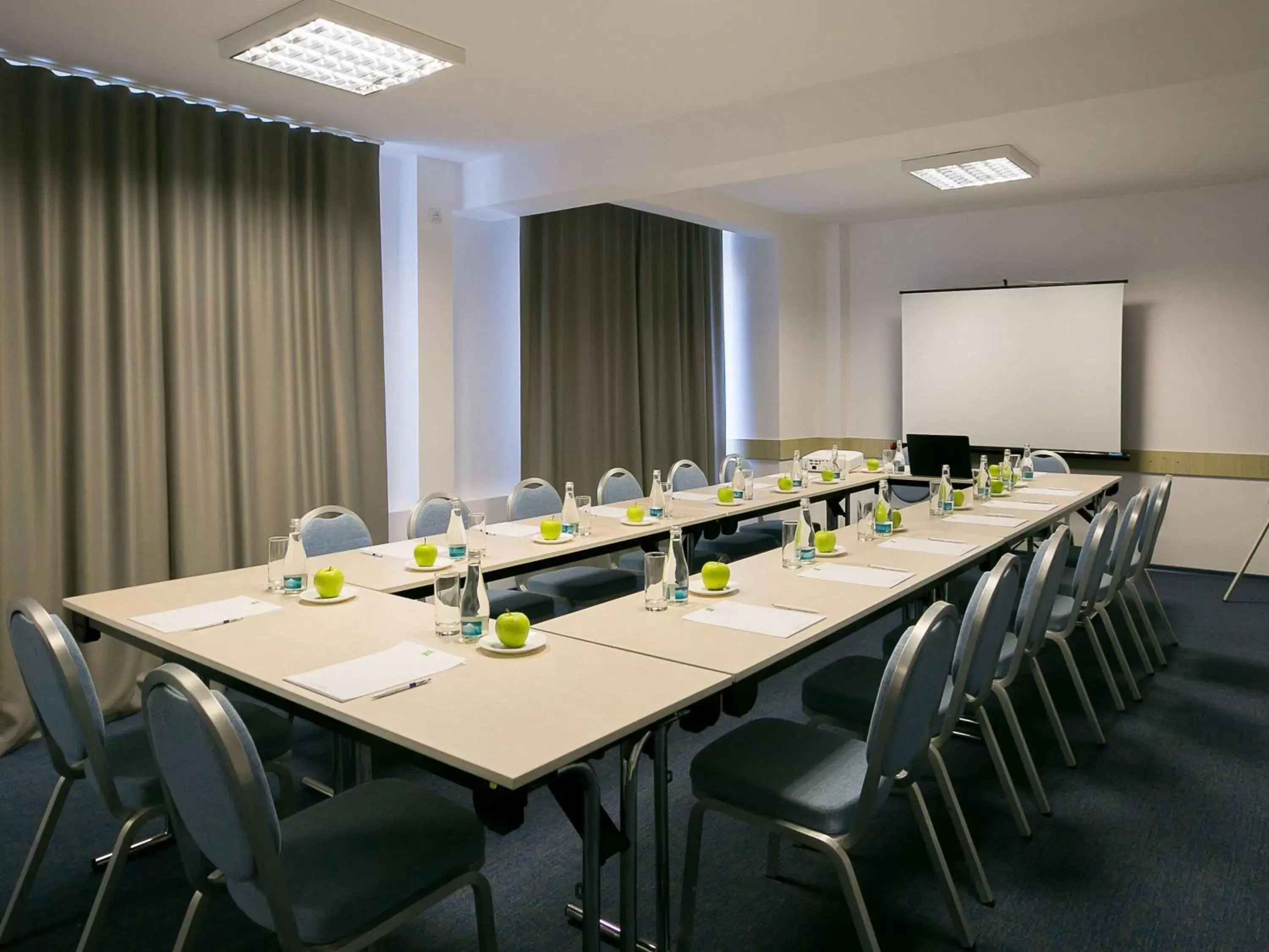 Meeting/conference room in ibis Styles Dunarea Galati