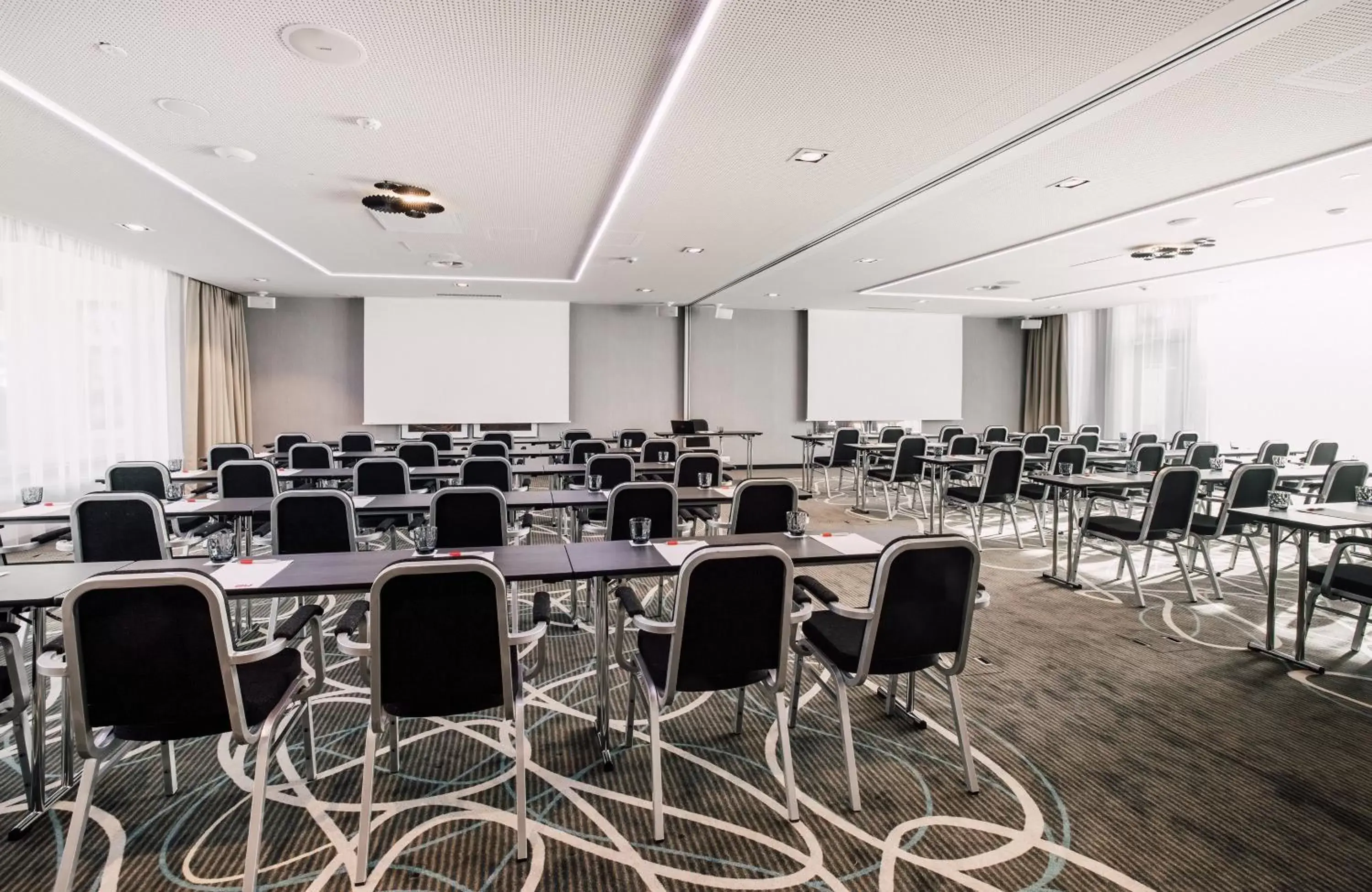 Meeting/conference room in Leonardo Hotel Zurich Airport