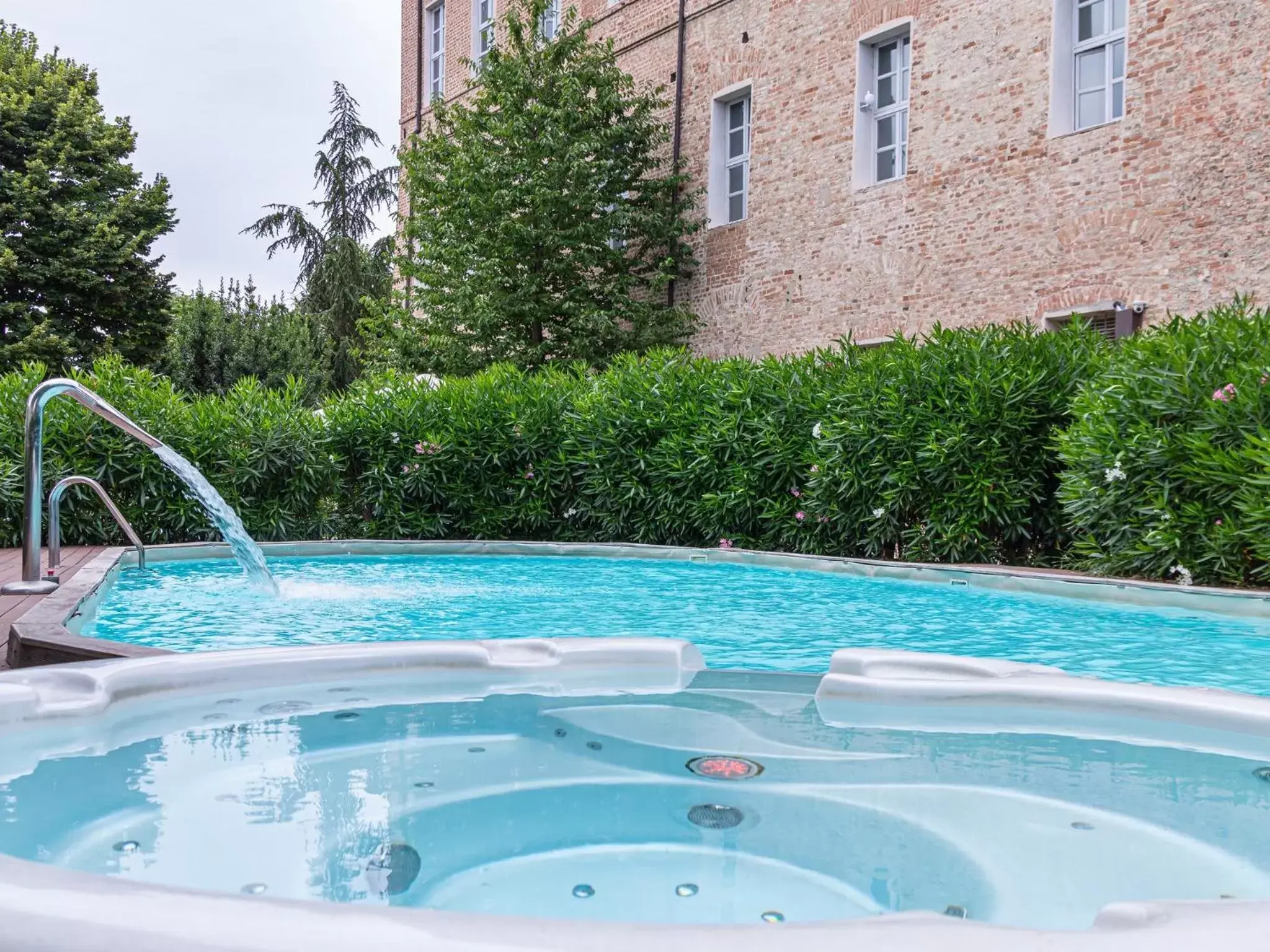 Hot Tub, Swimming Pool in Montaldo Castle & Resort
