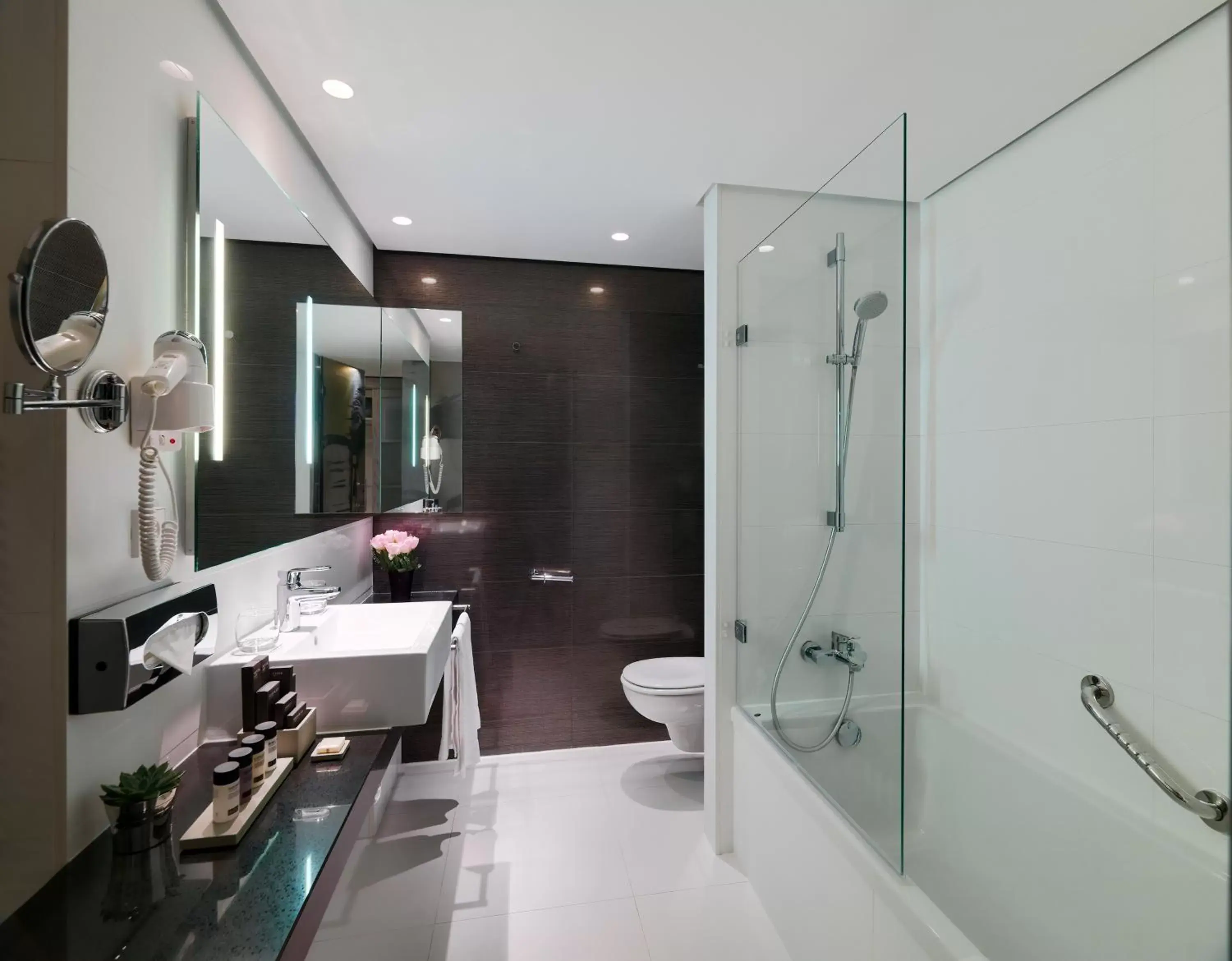 Bathroom in H10 Berlin Ku'Damm Bathroom in H10 Berlin Ku'Damm