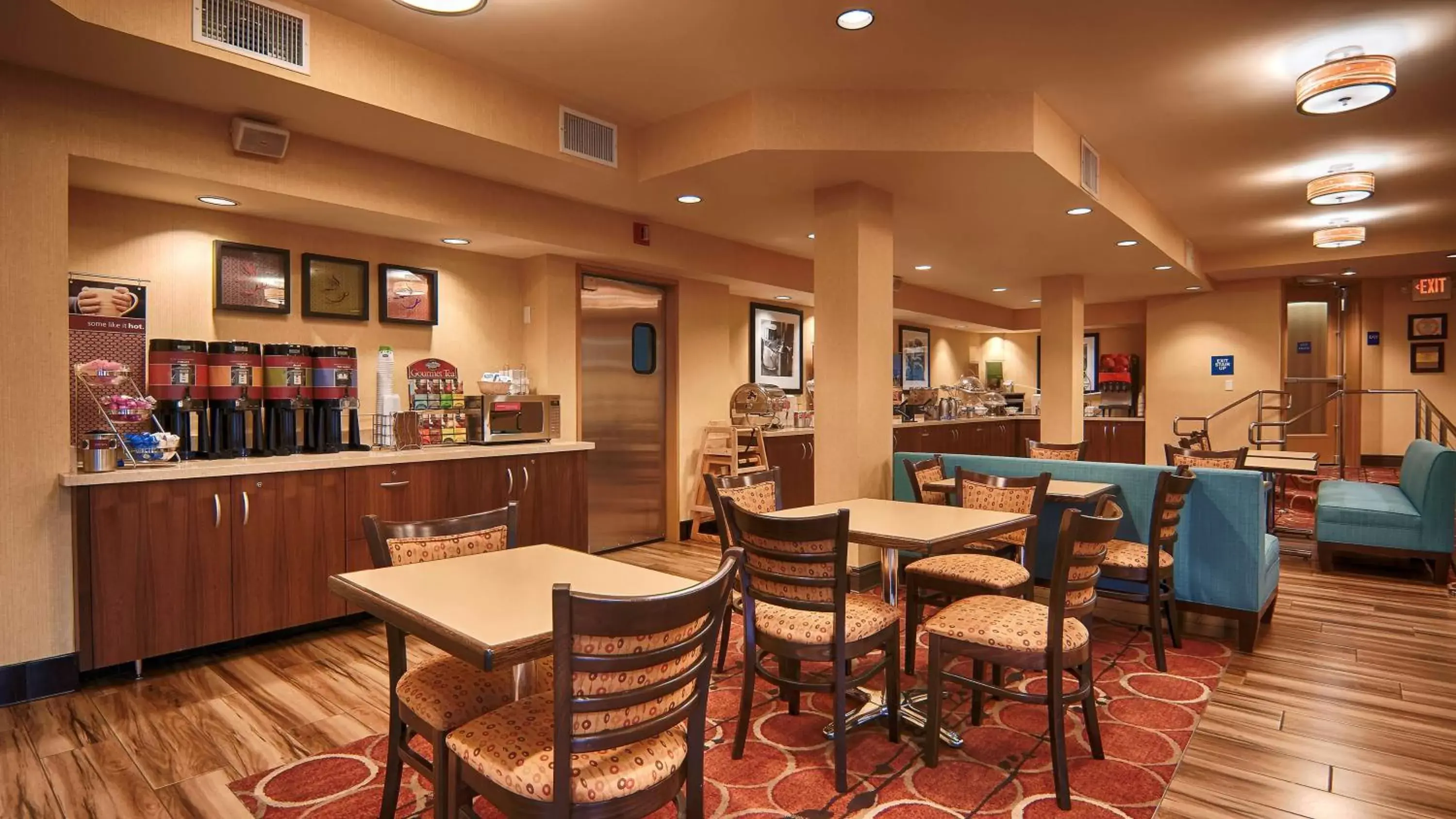 Dining area, Restaurant/Places to Eat in Hampton Inn & Suites Santa Ana/Orange County Airport