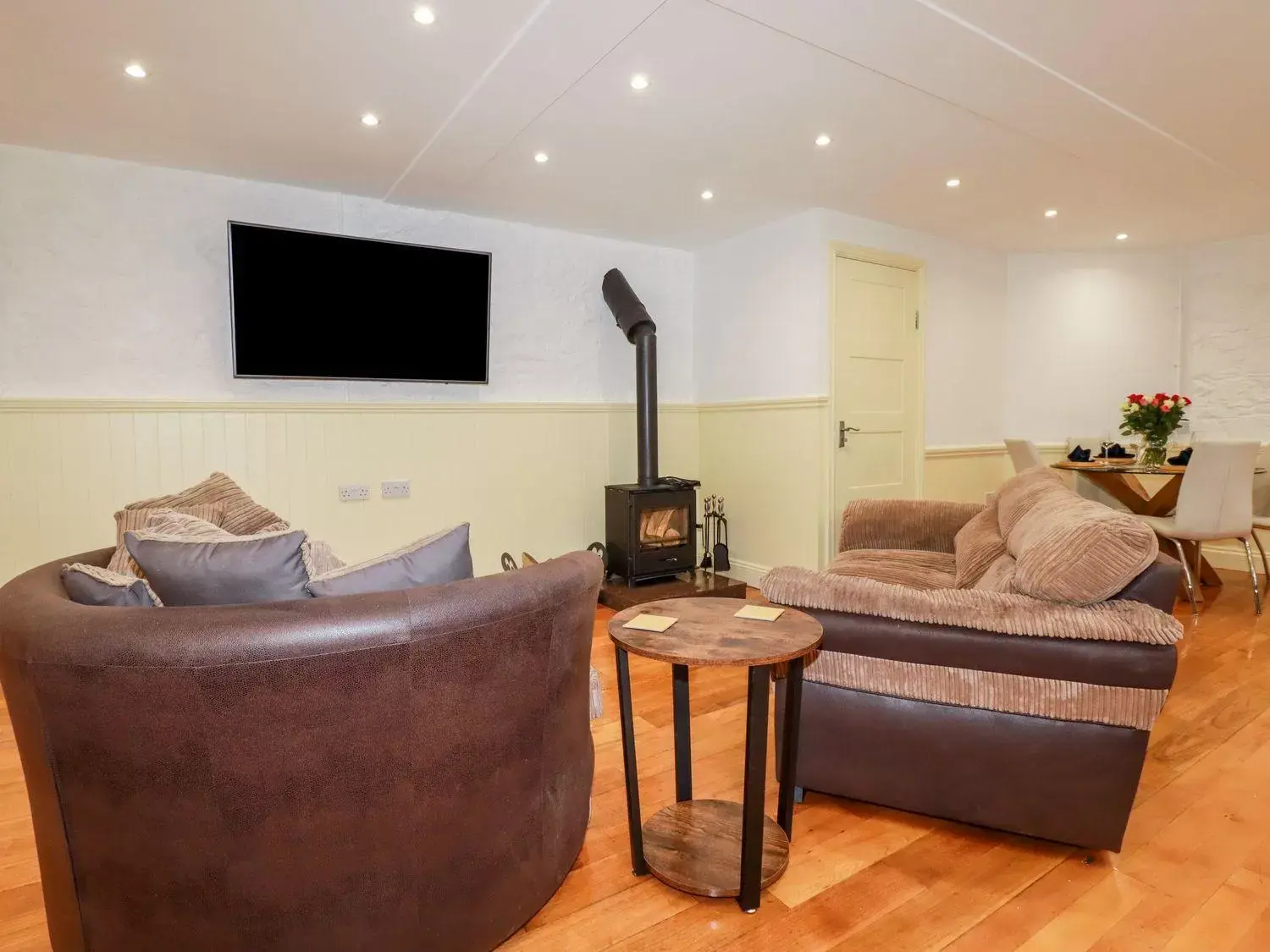 King Studio with Sofa Bed in Carew Lodge & Loft King Studio with Sofa Bed in Carew Lodge & Loft