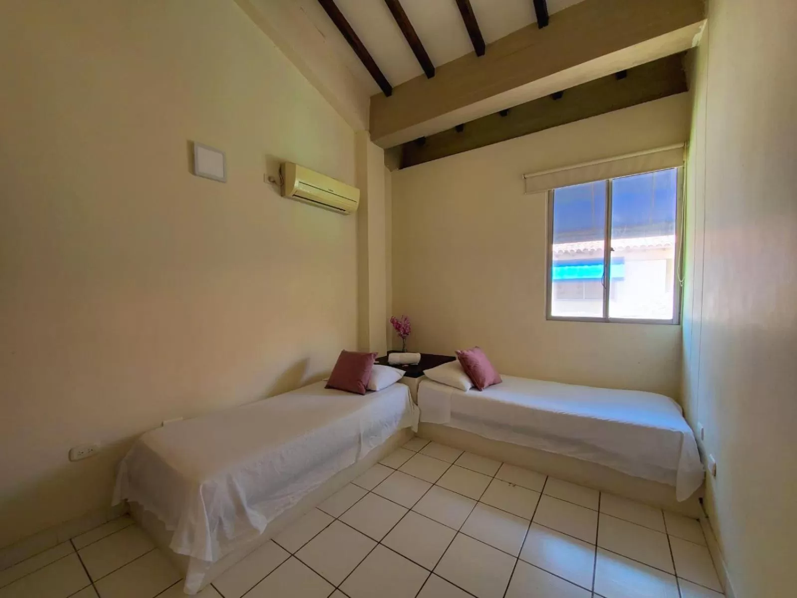 Bed in Najhomi Beach