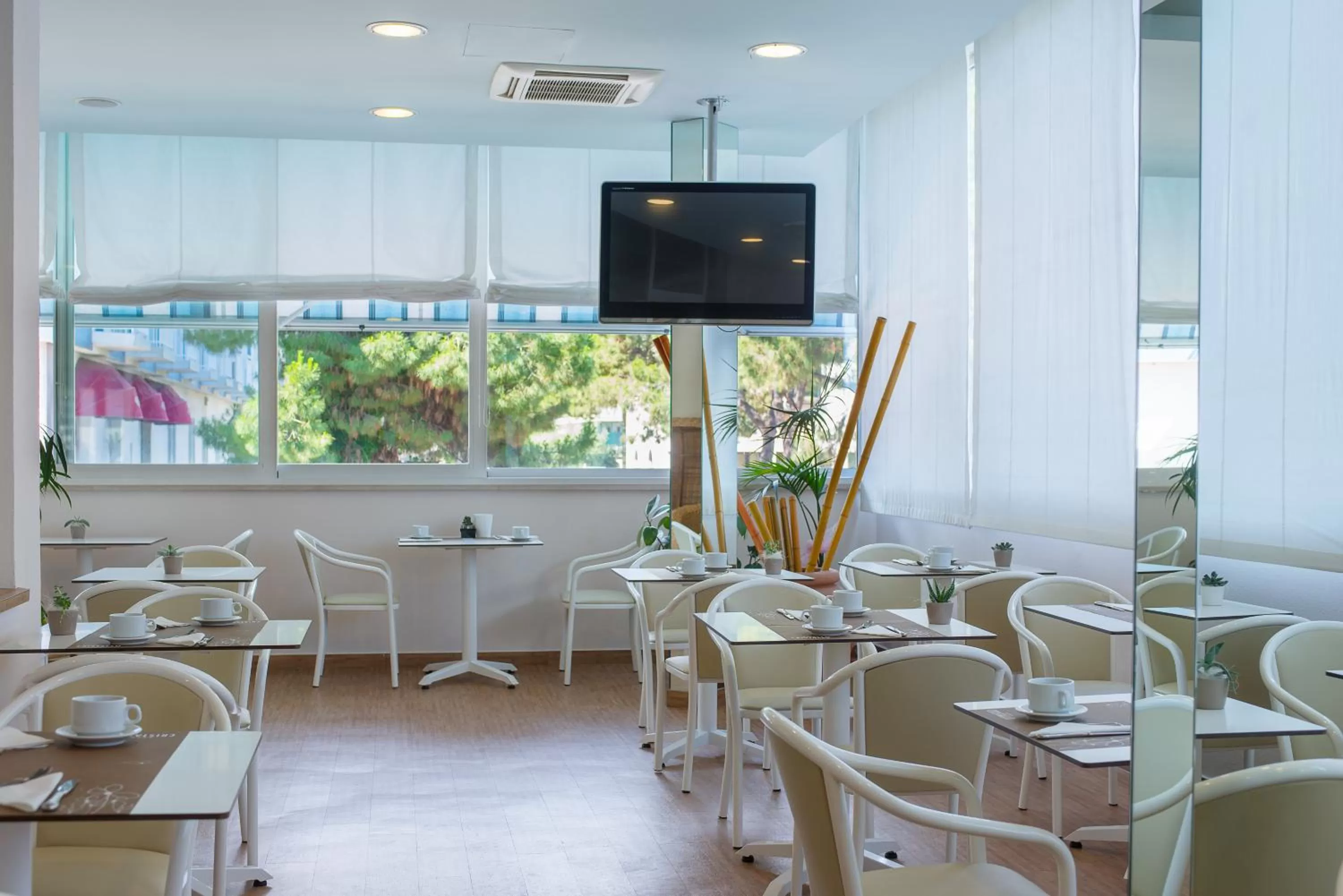 Communal lounge/ TV room in Hotel Cristallo
