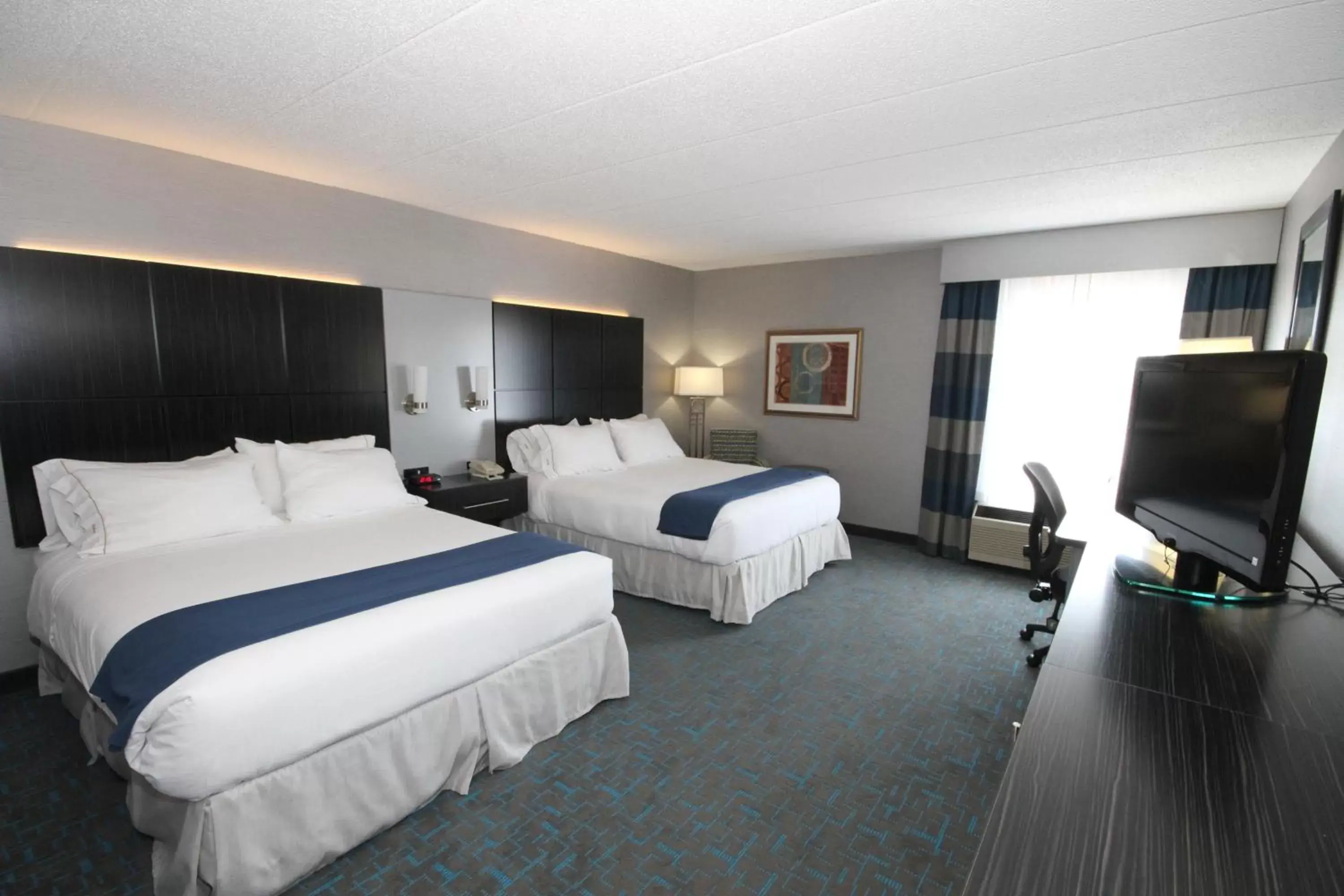 Photo of the whole room, TV/Entertainment Center in Holiday Inn Express Janesville-I-90 & US Highway 14, an IHG Hotel