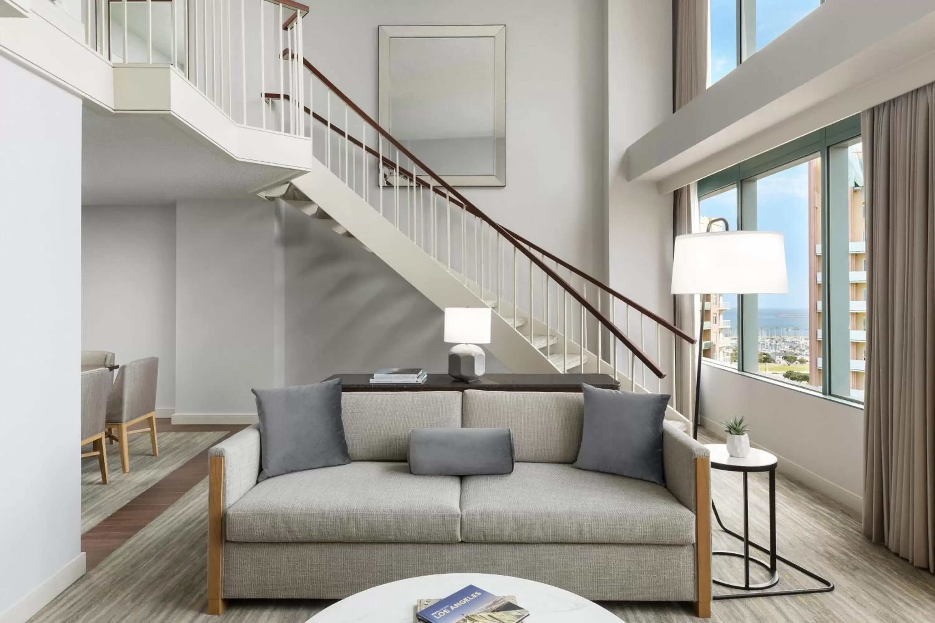 Living room, Seating Area in The Westin Long Beach