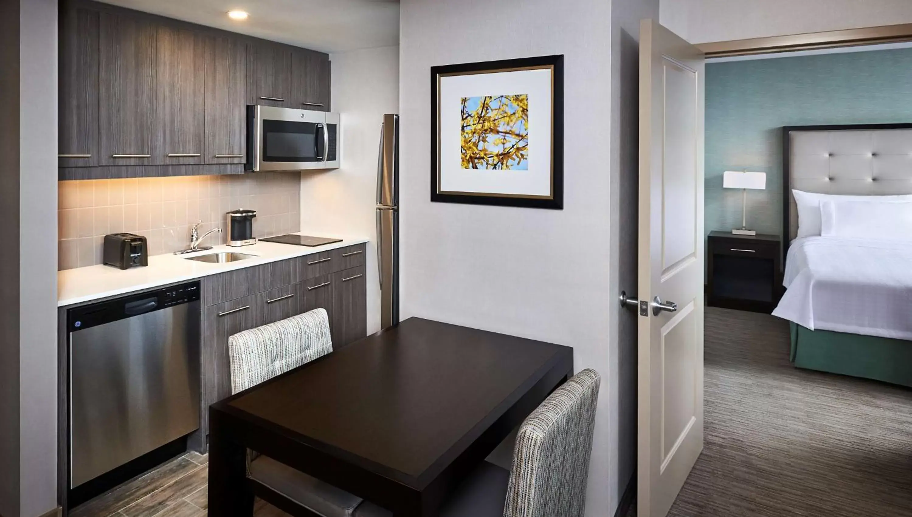 Kitchen or kitchenette, Kitchen/Kitchenette in Homewood Suites By Hilton North Bay