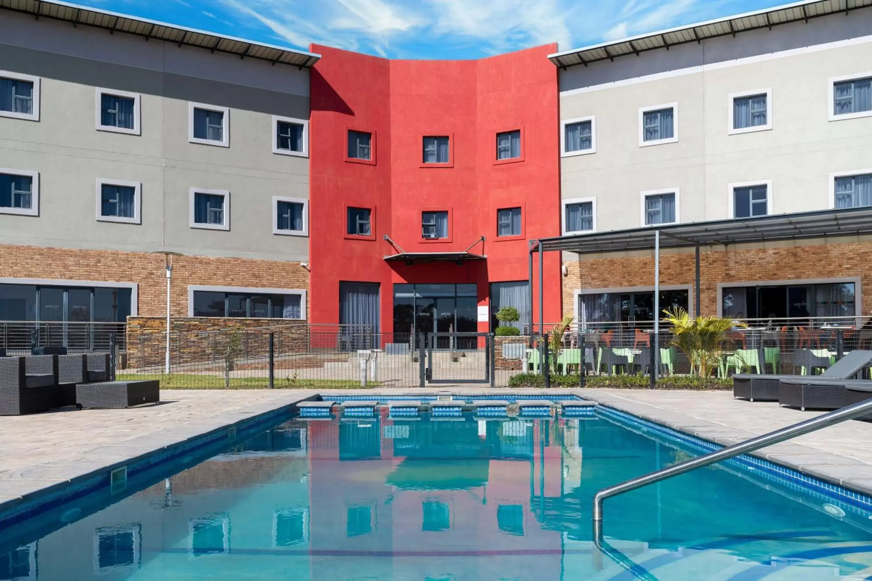 Pool view, Swimming Pool in Park Inn by Radisson Polokwane