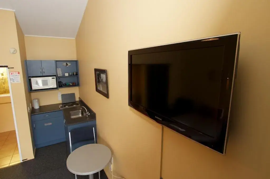 Other, TV/Entertainment Center in Homestead Lodge Motel