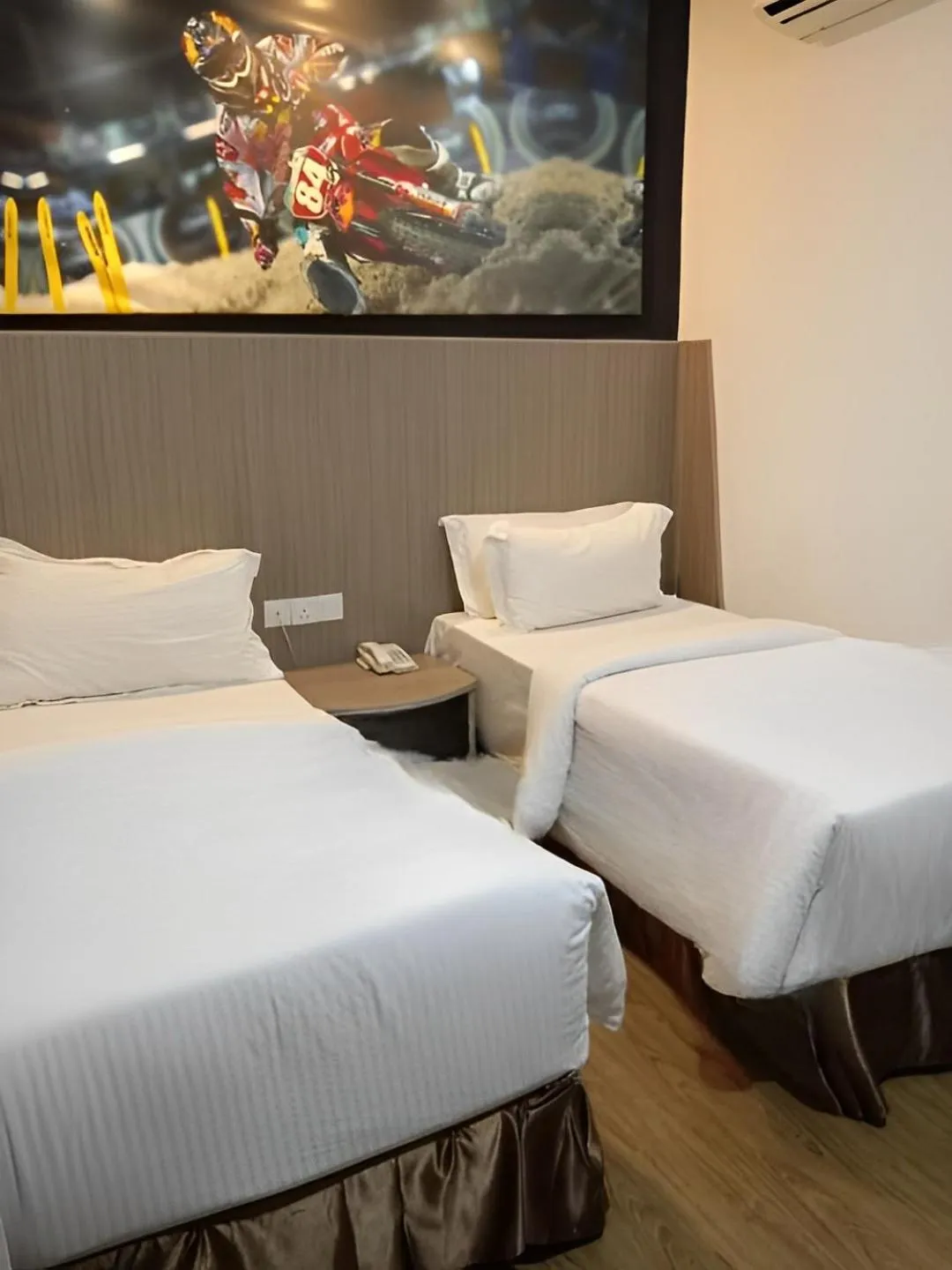 Bed in Swiss-Belexpress Nilai