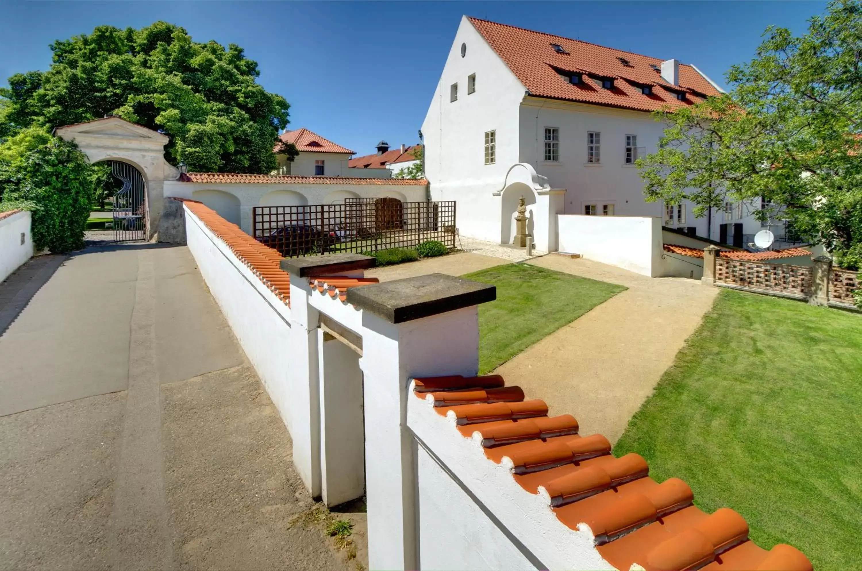 Garden, Property Building in Monastery Hotel