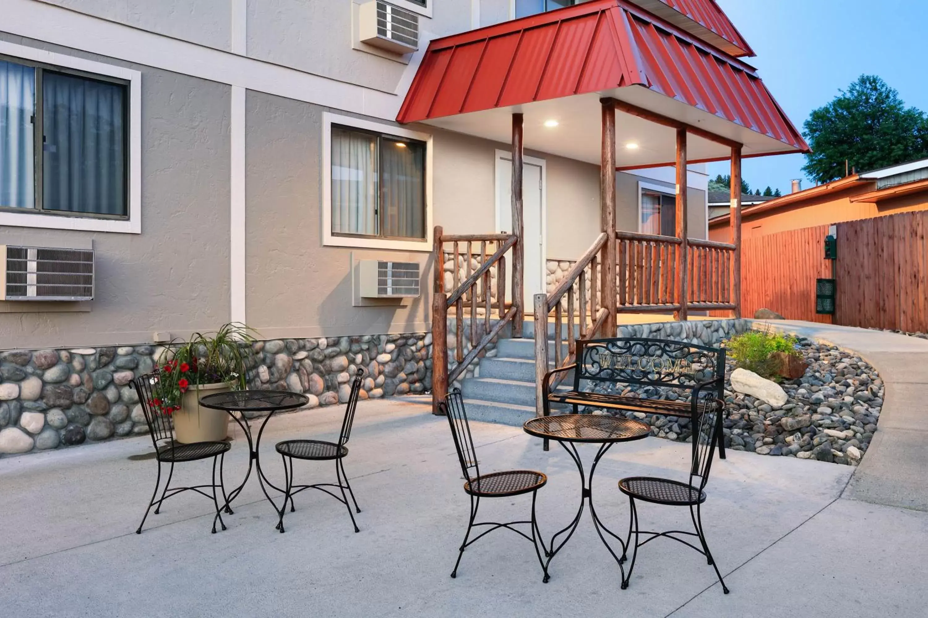 Property building in Super 8 by Wyndham Cody Property building in Super 8 by Wyndham Cody