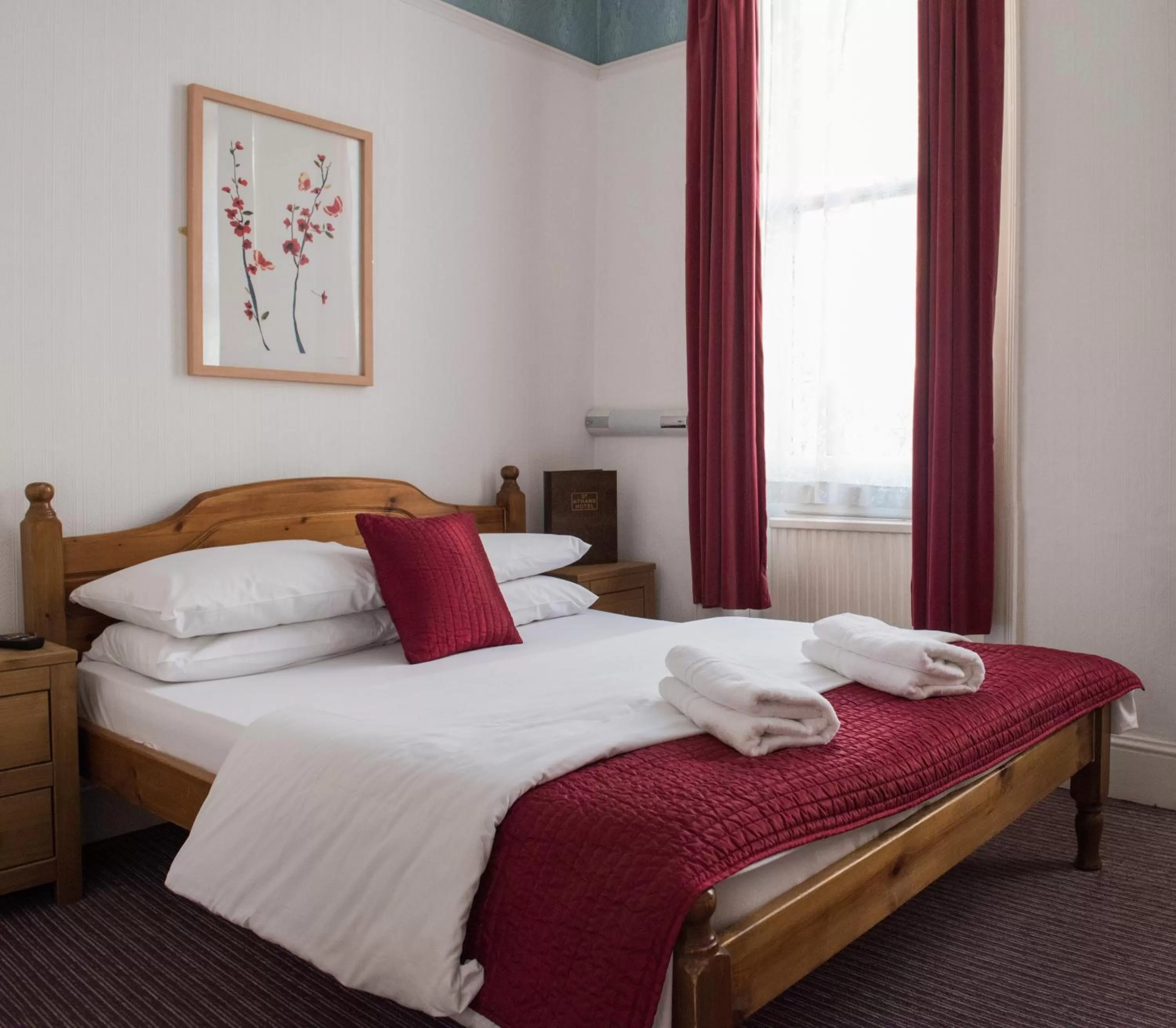 Photo of the whole room, Bed in St Athans Hotel