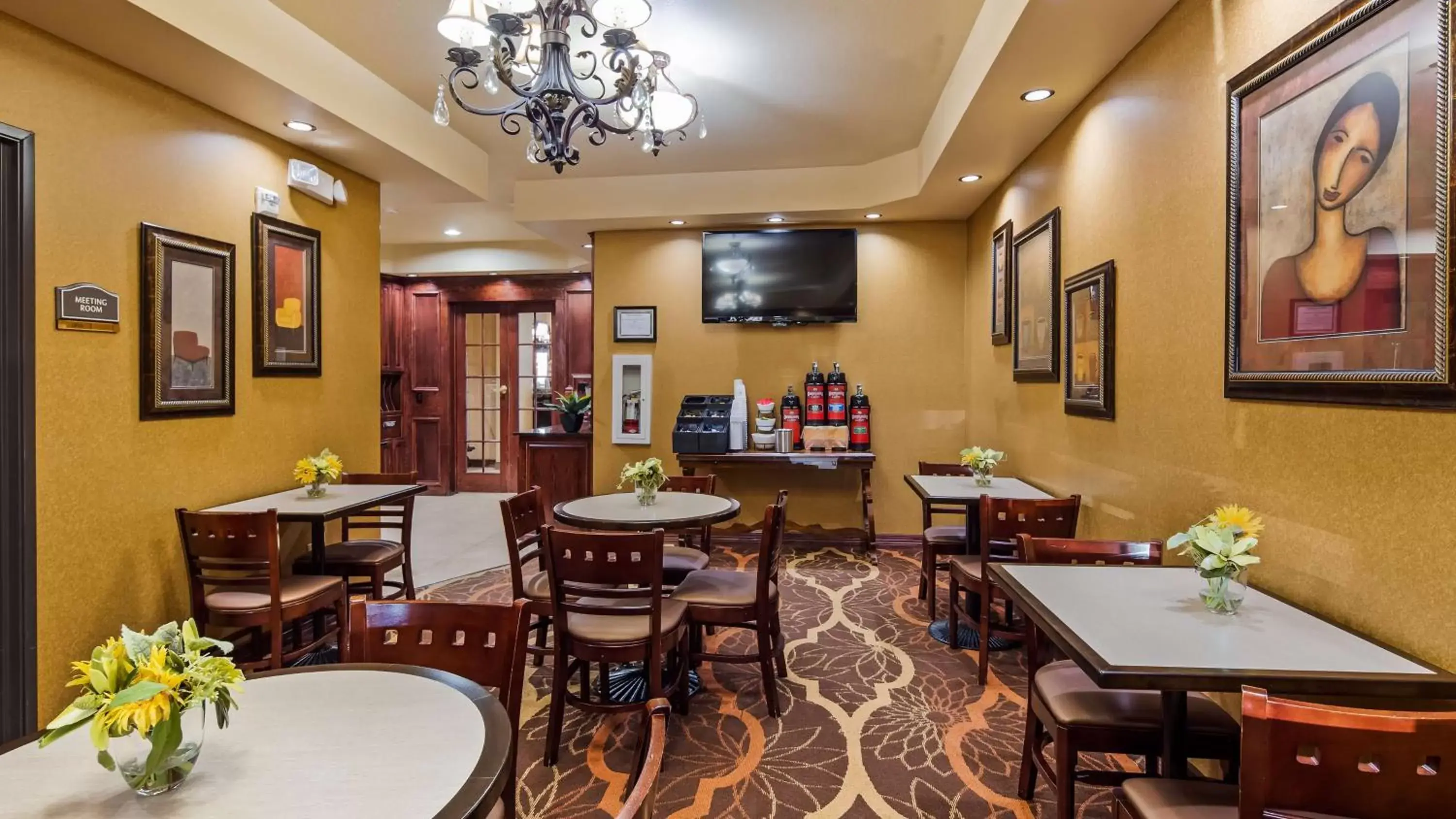 Restaurant/Places to Eat in Best Western Plus Crown Colony Inn & Suites