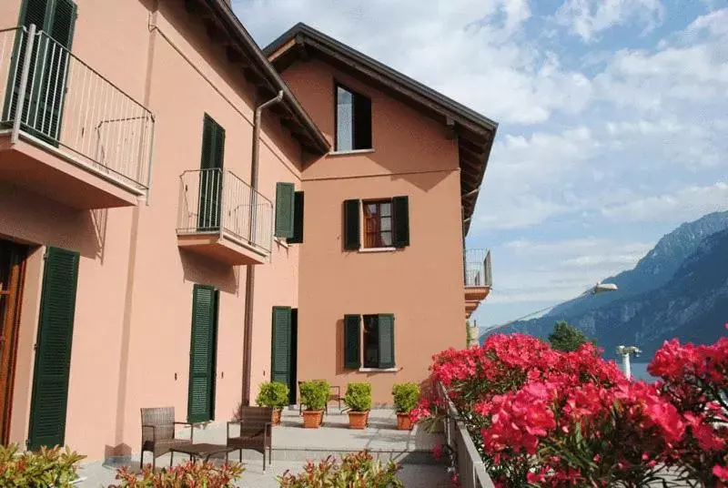 Facade/entrance, Property Building in Hotel Bellavista