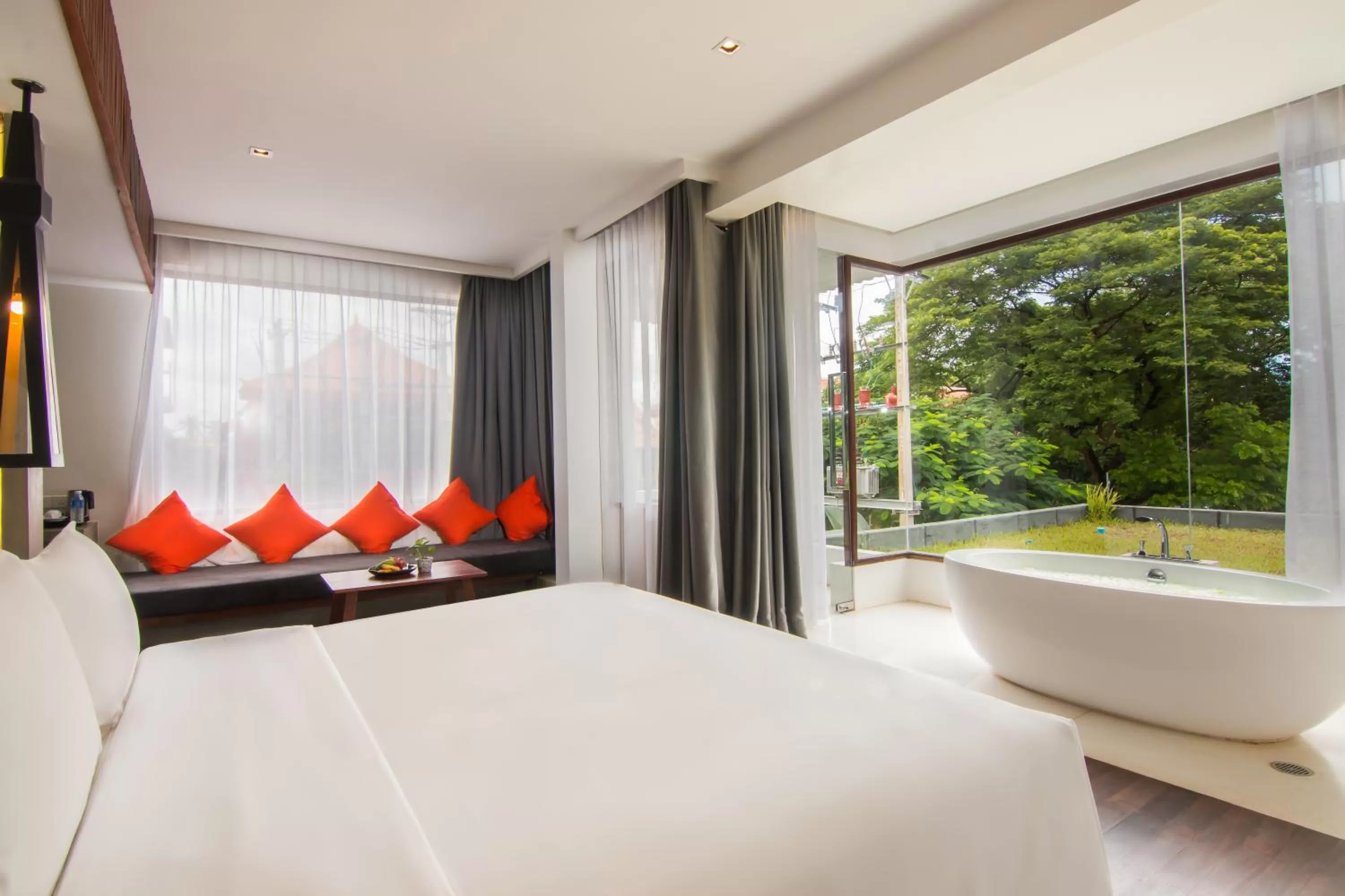 Photo of the whole room, Bed in Apsara Residence Hotel