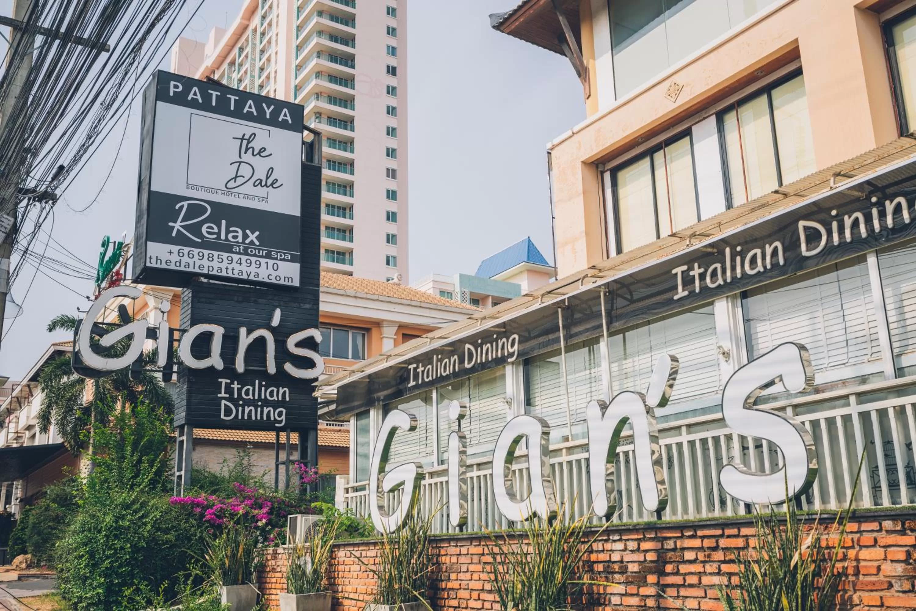 Restaurant/places to eat, Property Logo/Sign in The Dale Pattaya Boutique and Spa