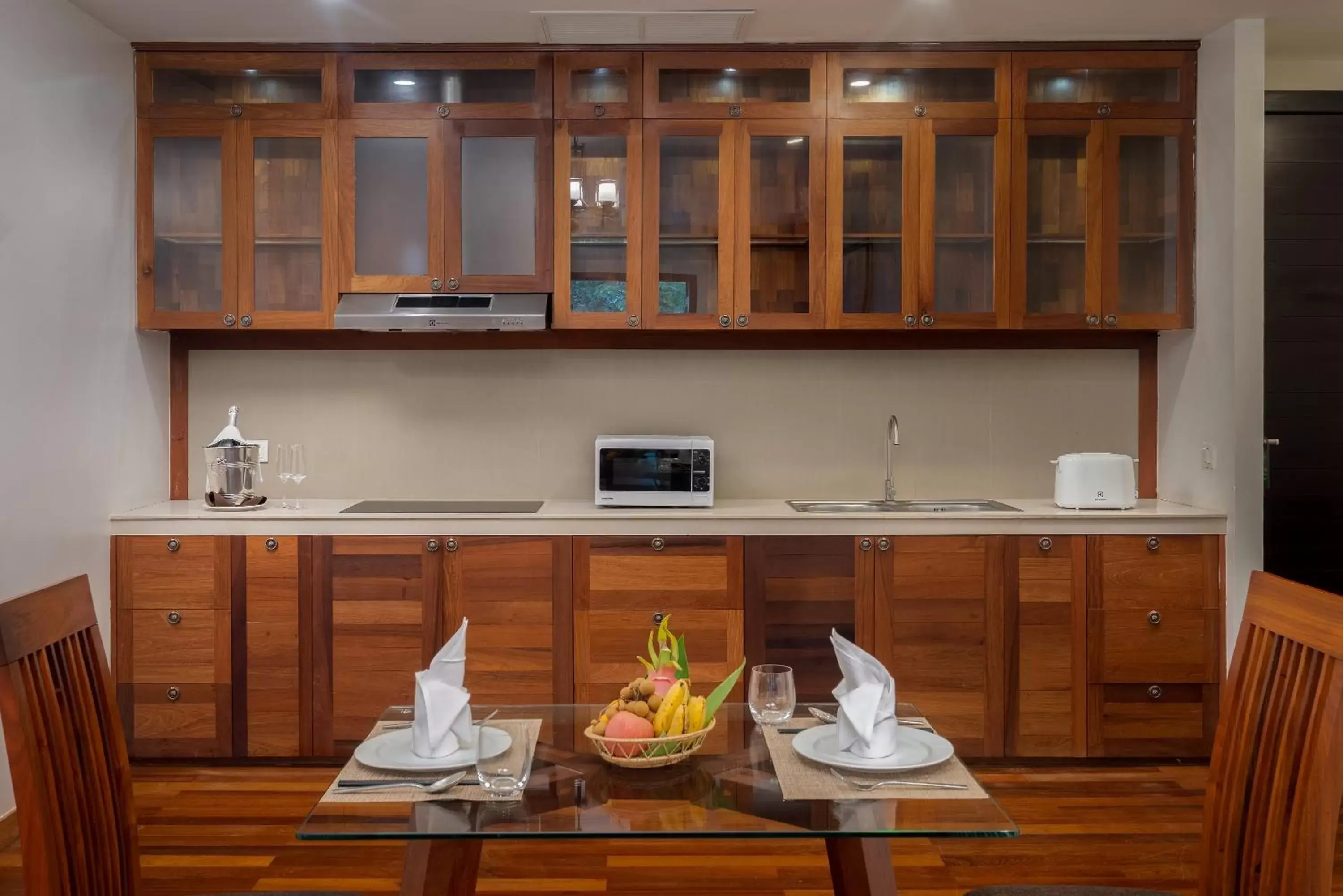 Kitchen or kitchenette, Kitchen/Kitchenette in Koulen Hotel