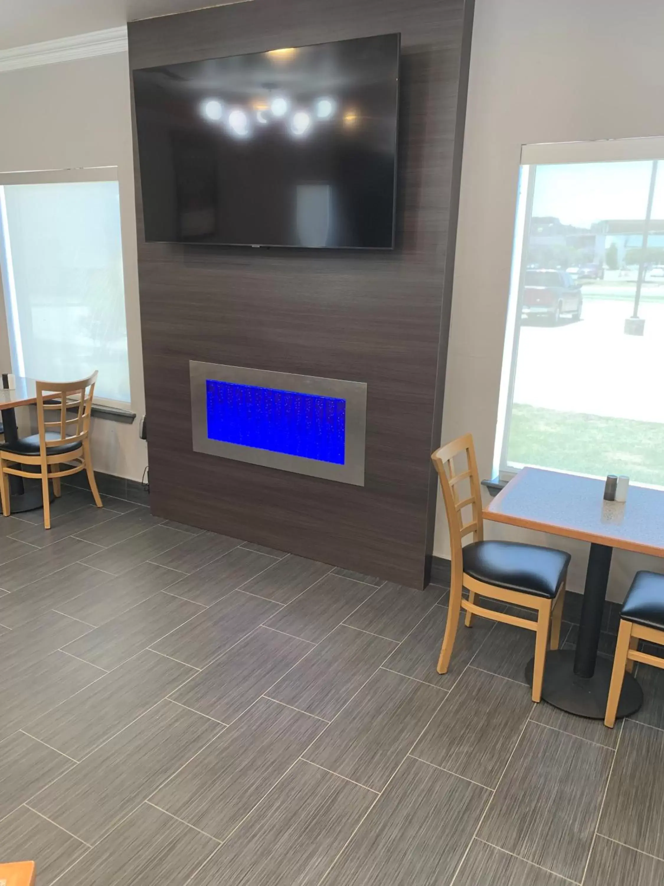 Breakfast in Howard Johnson by Wyndham Oklahoma City OKC Airport, Fairgrounds, I40 Breakfast in Howard Johnson by Wyndham Oklahoma City OKC Airport, Fairgrounds, I40