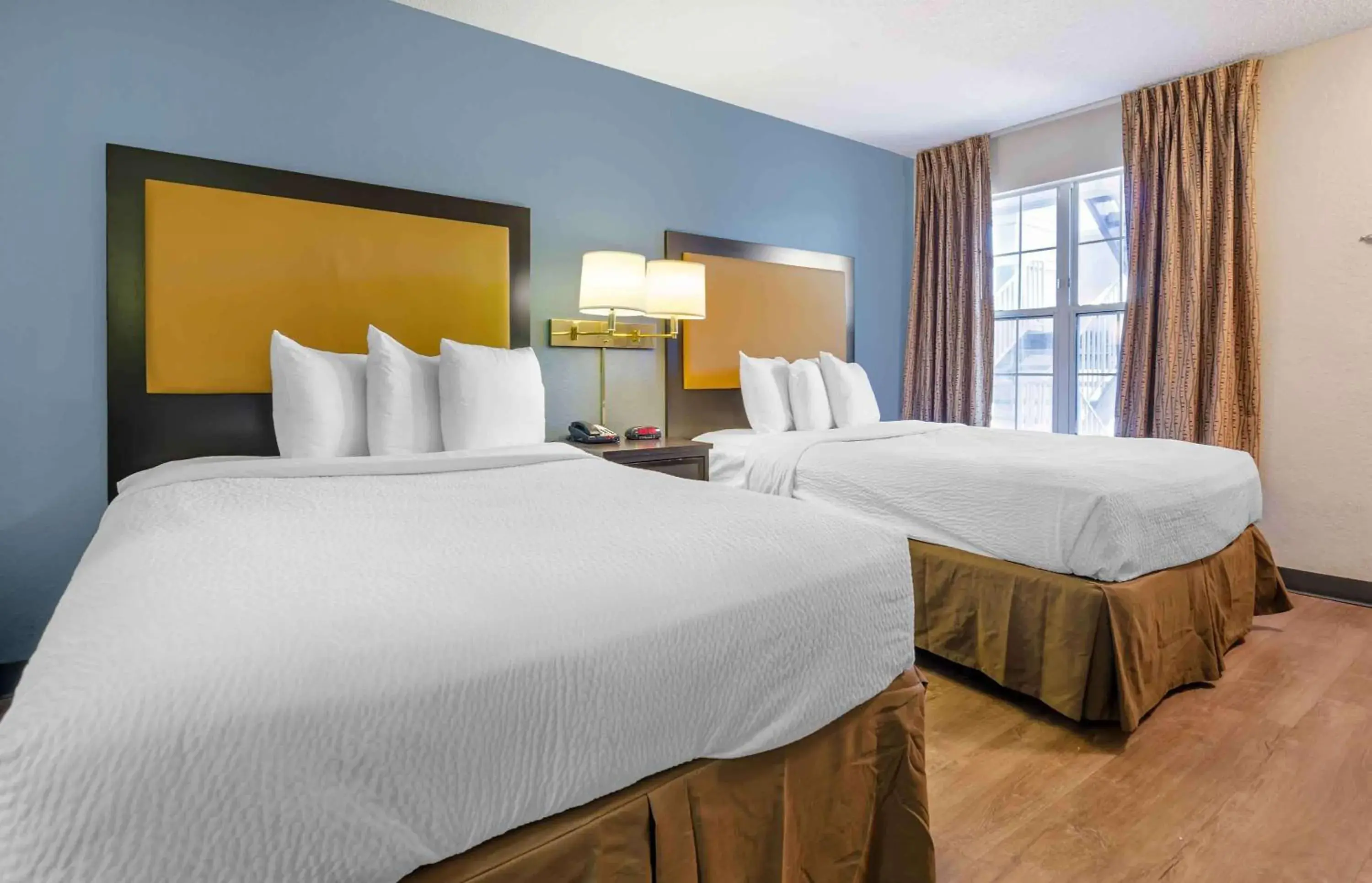 Bedroom, Bed in Extended Stay America Select Suites - Roanoke - Airport Bedroom, Bed in Extended Stay America Select Suites - Roanoke - Airport