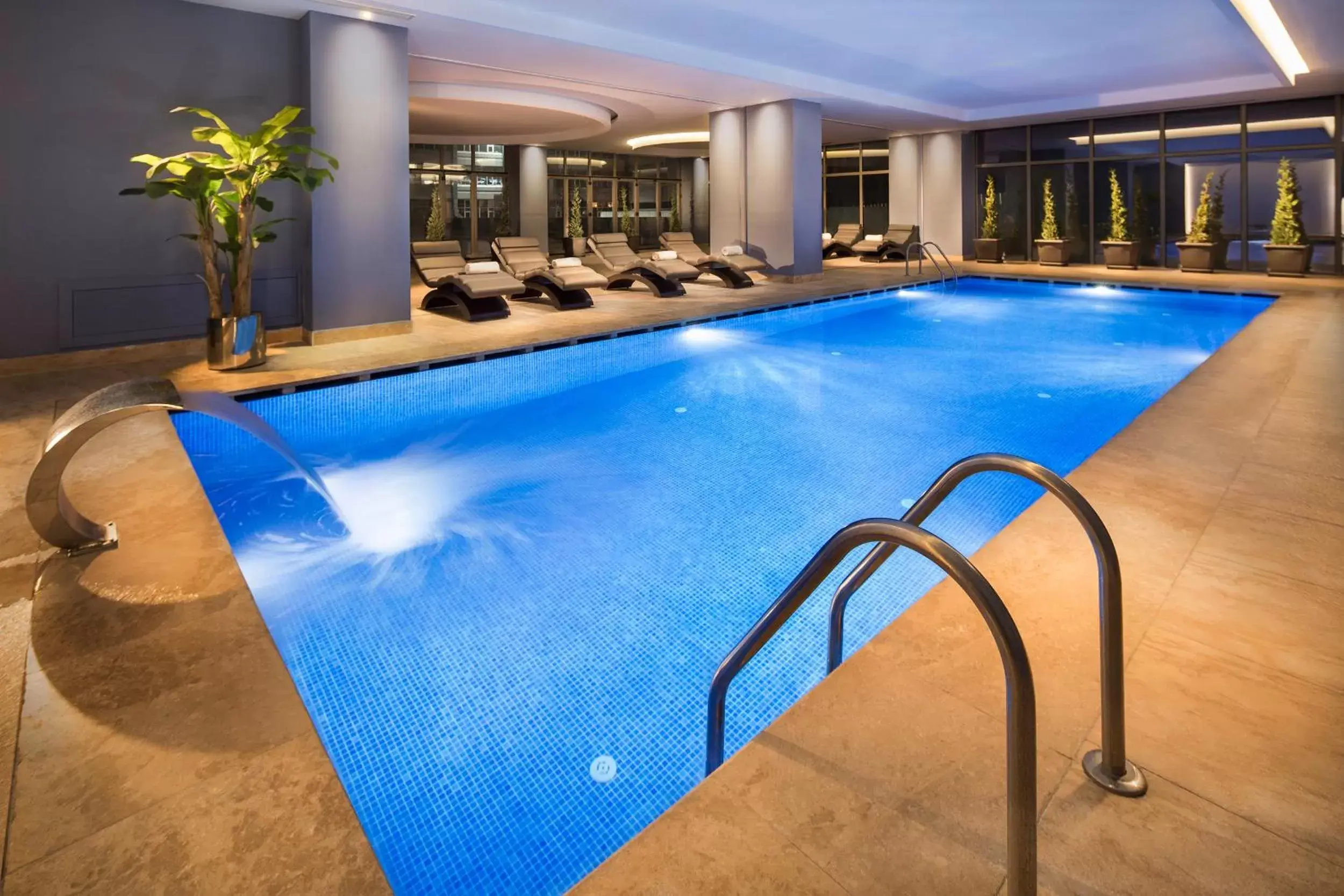 Swimming Pool in Lionel Hotel Istanbul