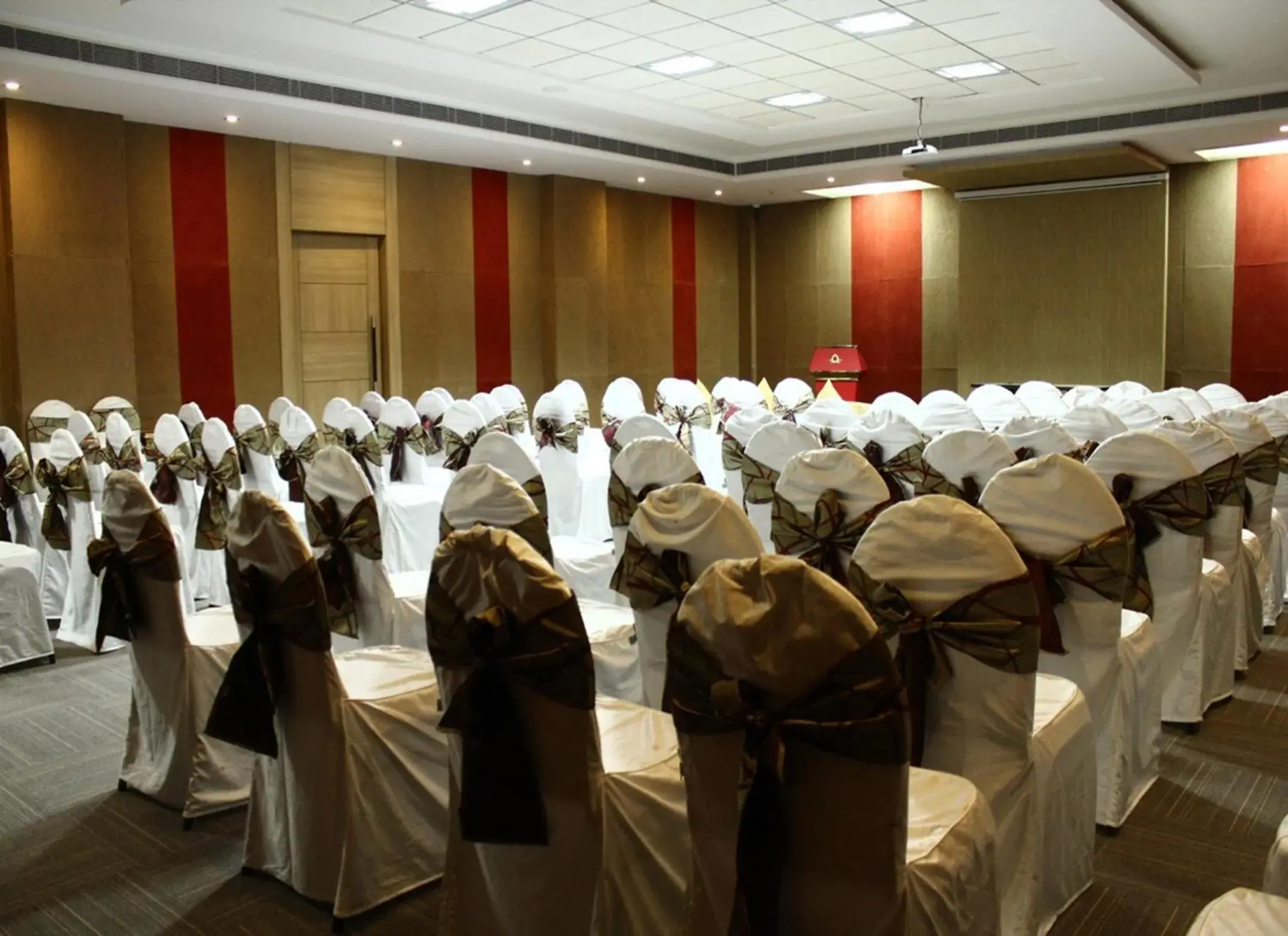 Meeting/conference room, Banquet Facilities in Nidhivan Sarovar Portico