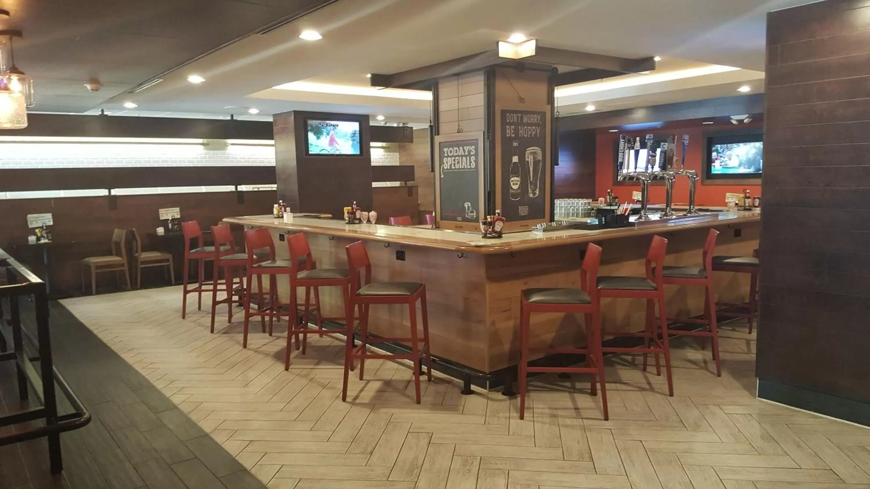 Lounge or bar, Lounge/Bar in Holiday Inn Columbus Dwtn-Capitol Square, an IHG Hotel