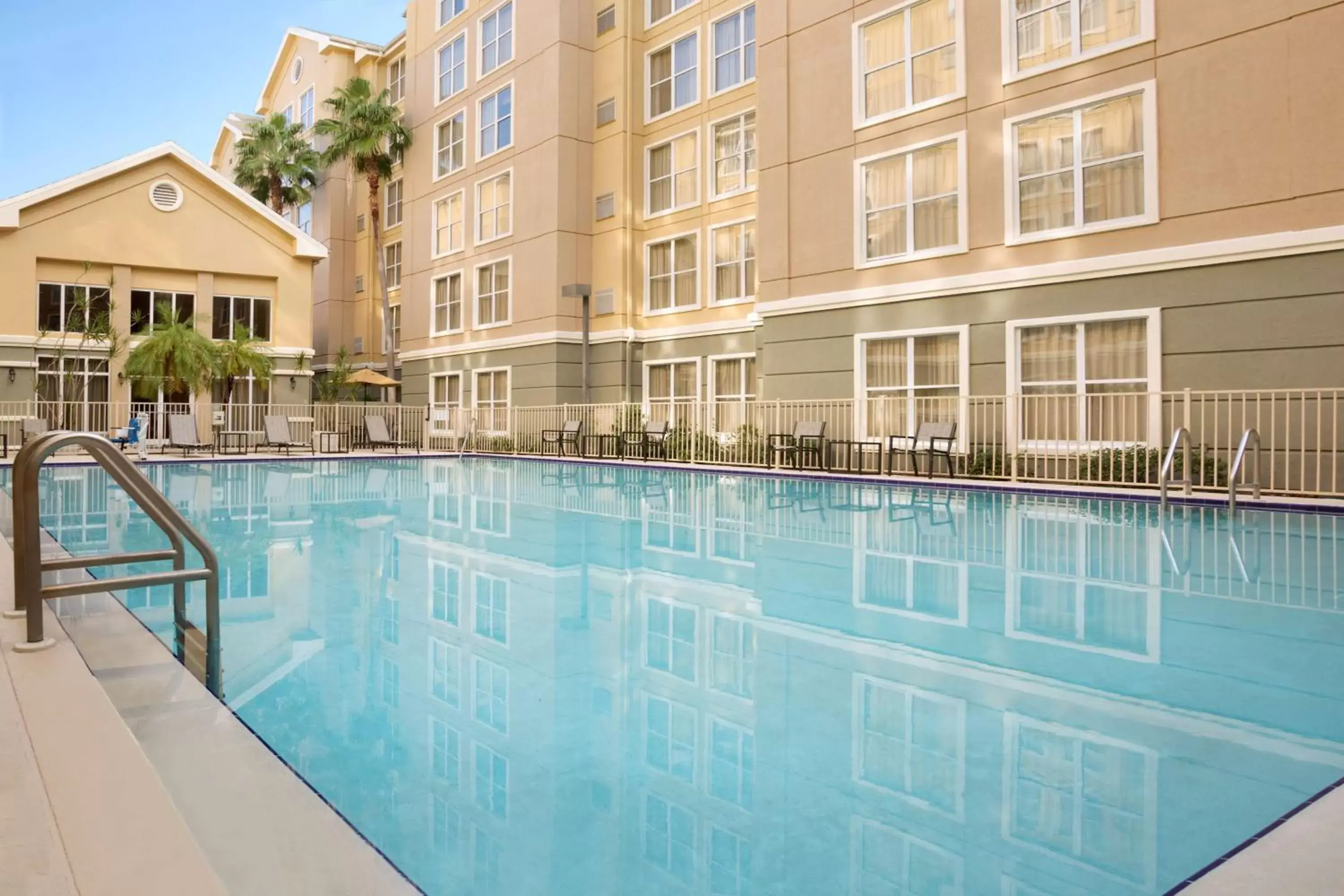 Pool view in Homewood Suites by Hilton Orlando-International Drive Convention Center Pool view in Homewood Suites by Hilton Orlando-International Drive Convention Center