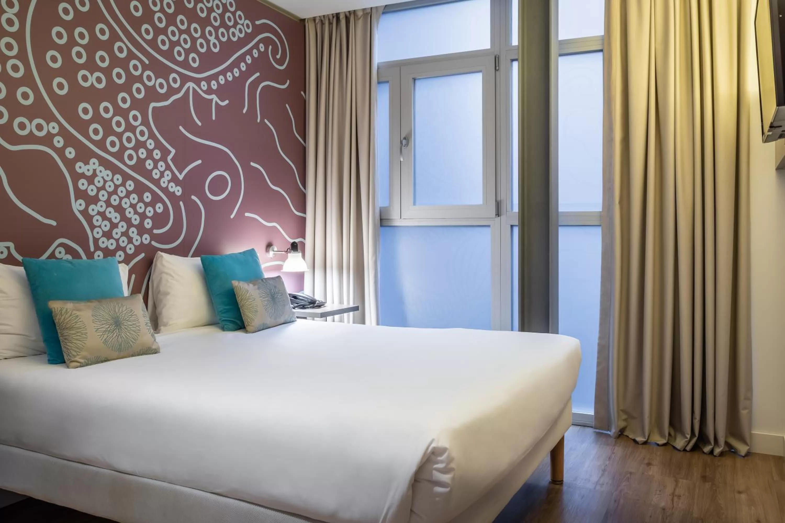 Bed in ibis Styles Barcelona Centre