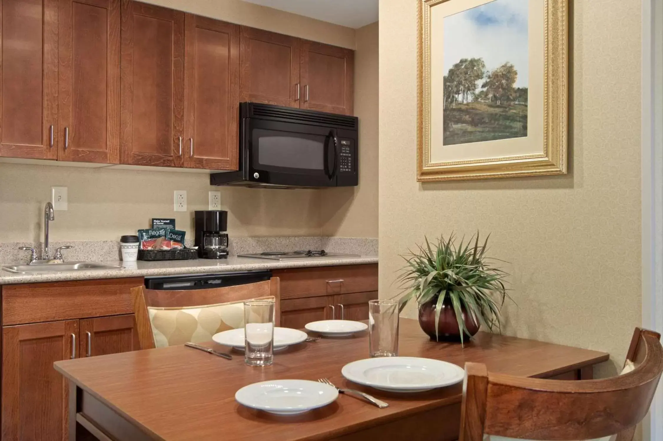 Kitchen or kitchenette, Kitchen/Kitchenette in Homewood Suites by Hilton Rochester - Victor