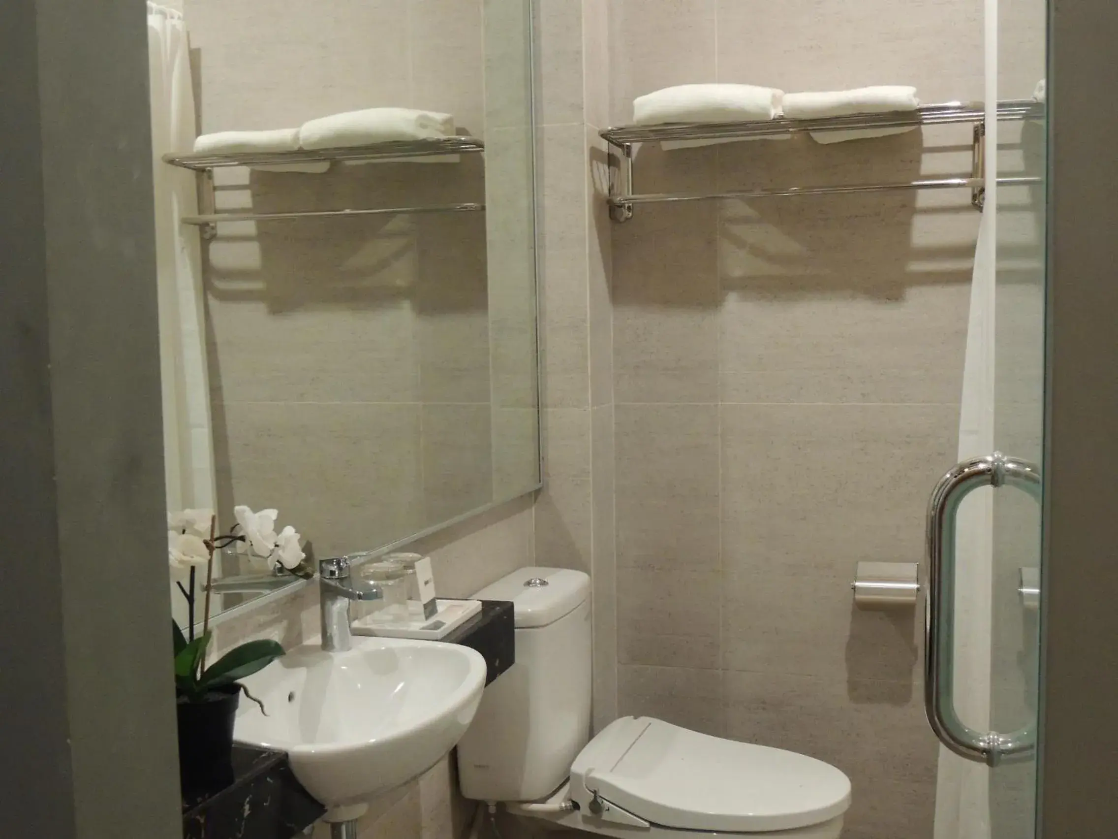 Bathroom in Odua Thamrin Jakarta