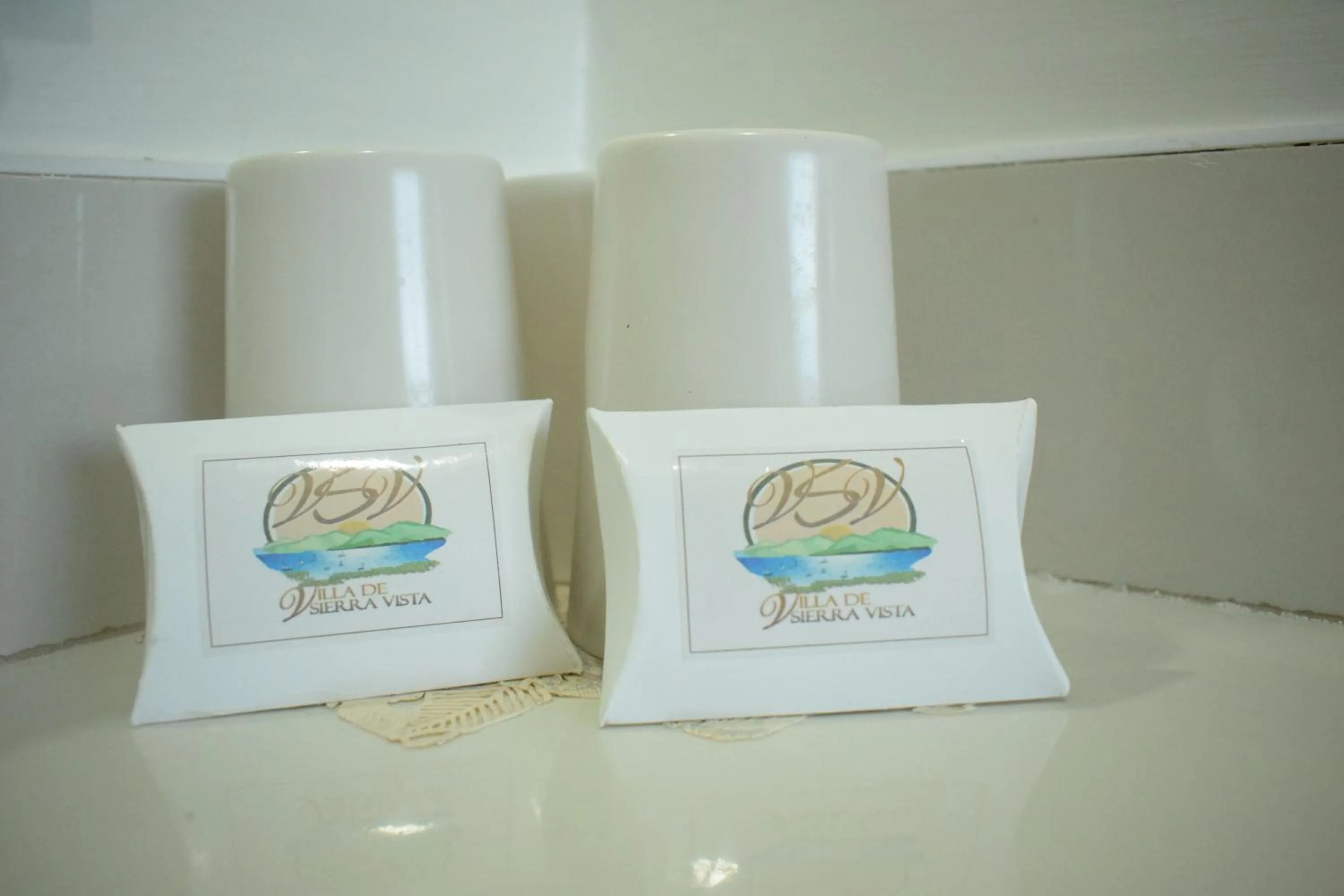 Villa de Sierra Vista Bay and Mountain View Inn