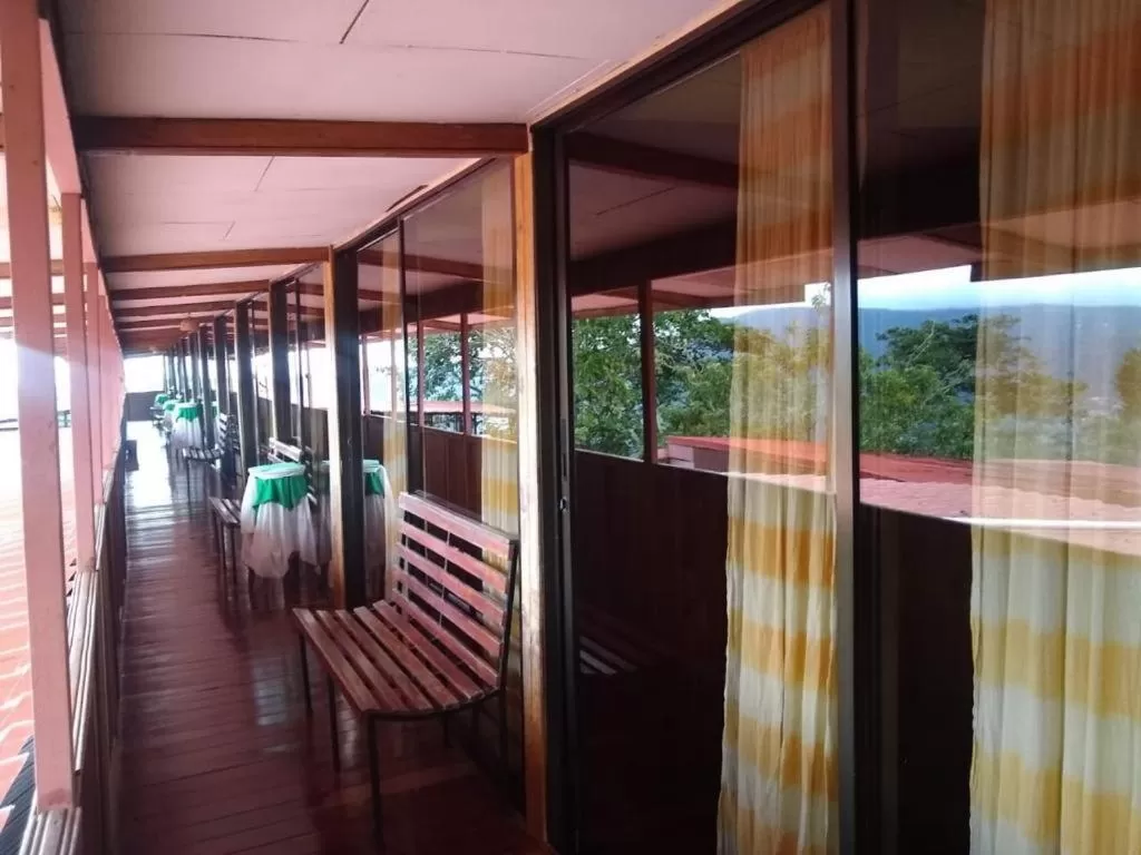 Standard Twin Room with Mountain View in Hotel Green Mountain turrialba