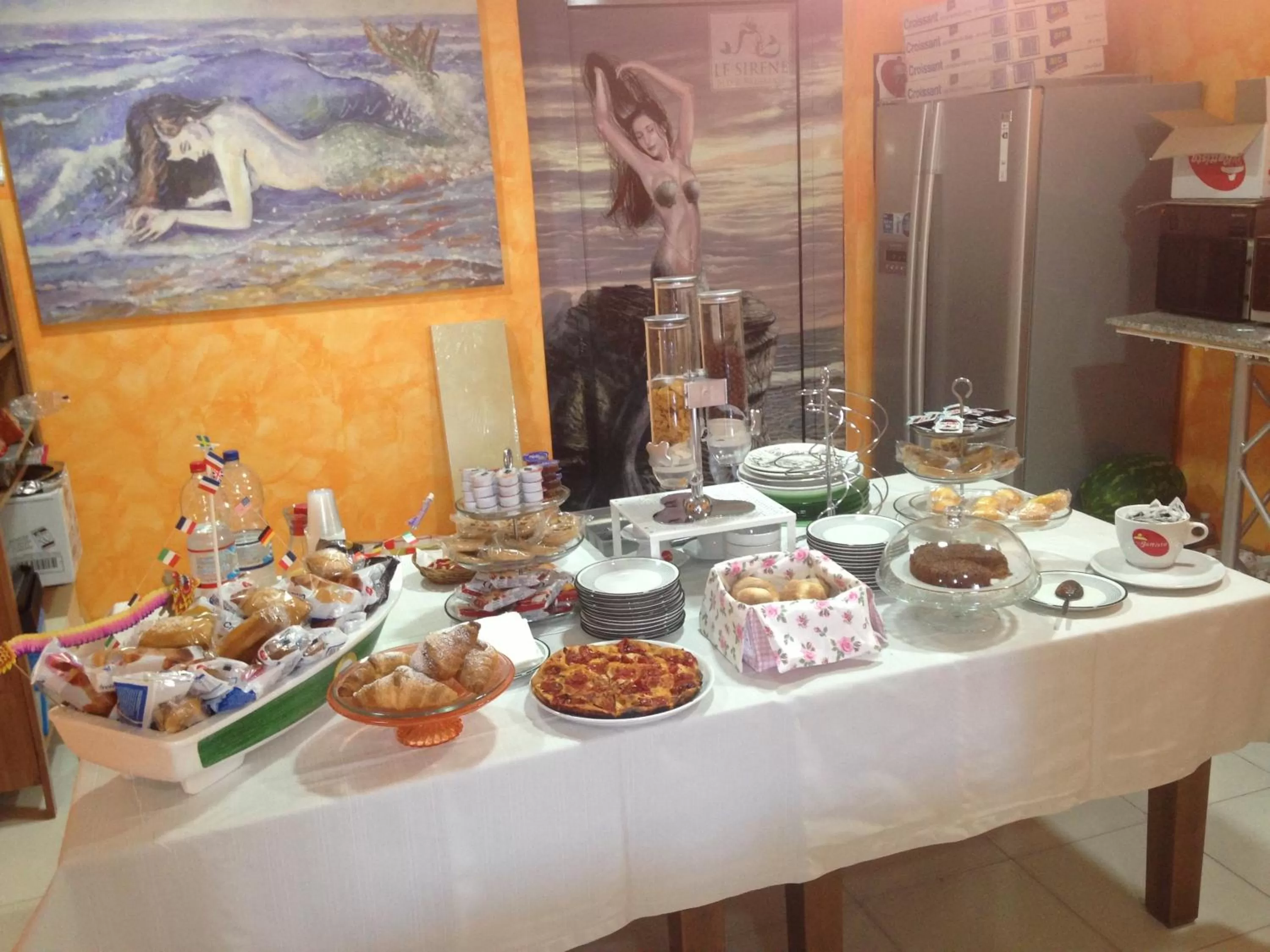 Restaurant/places to eat in Le Sirene Bed and Breakfast