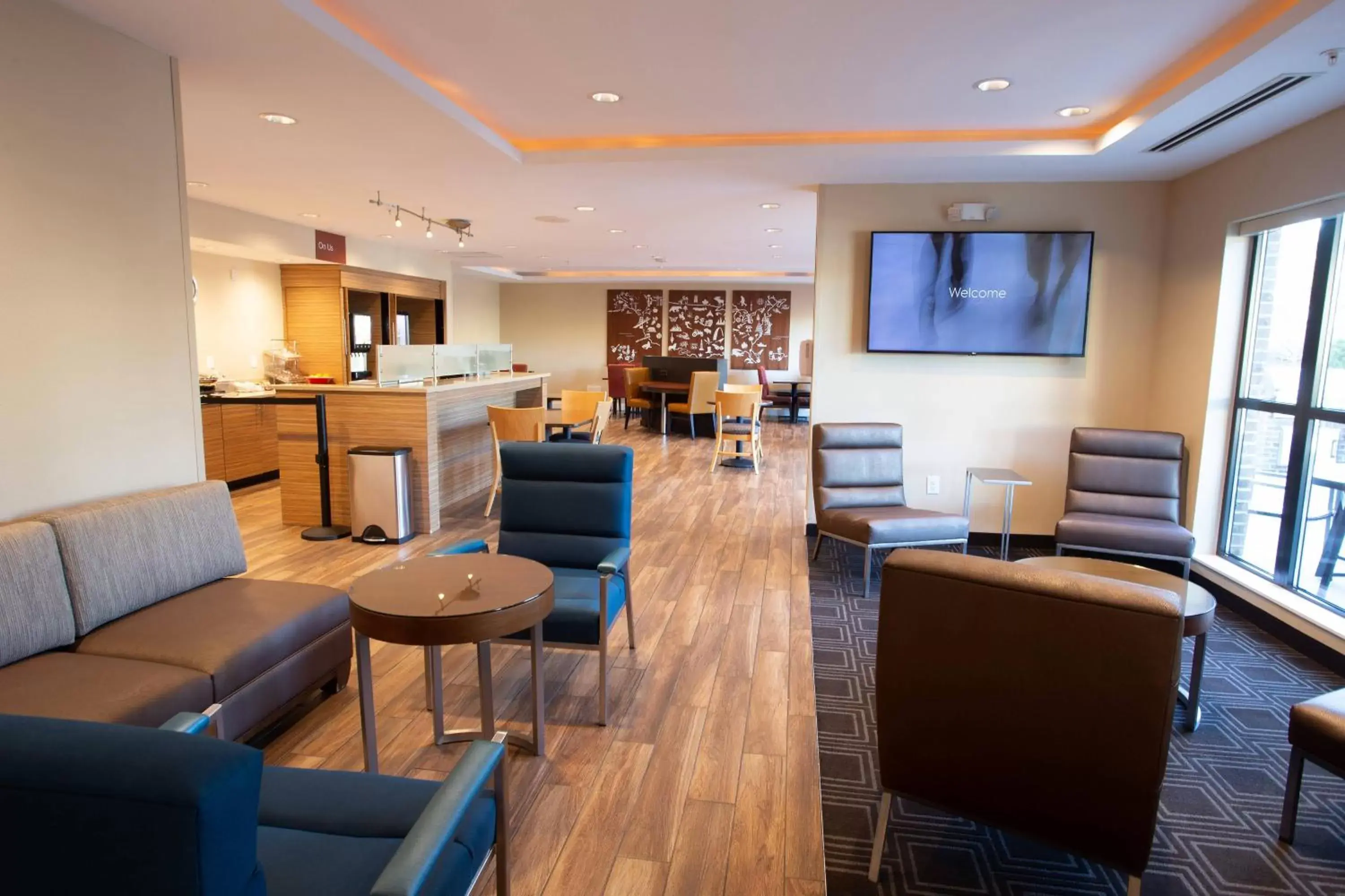 Breakfast, Seating Area in TownePlace Suites by Marriott Southern Pines Aberdeen
