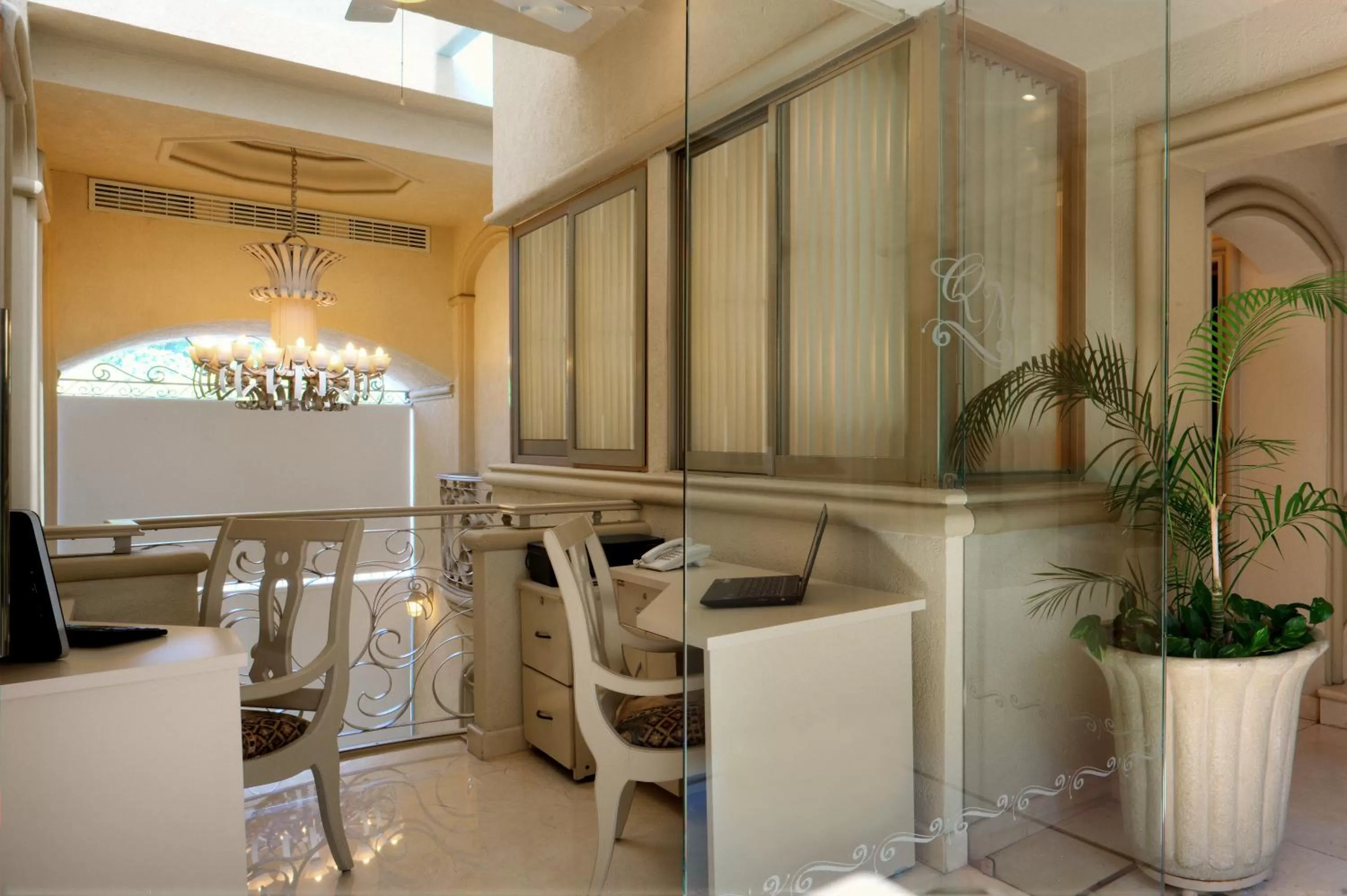 Business facilities in Hotel & Suites Quinta Magna